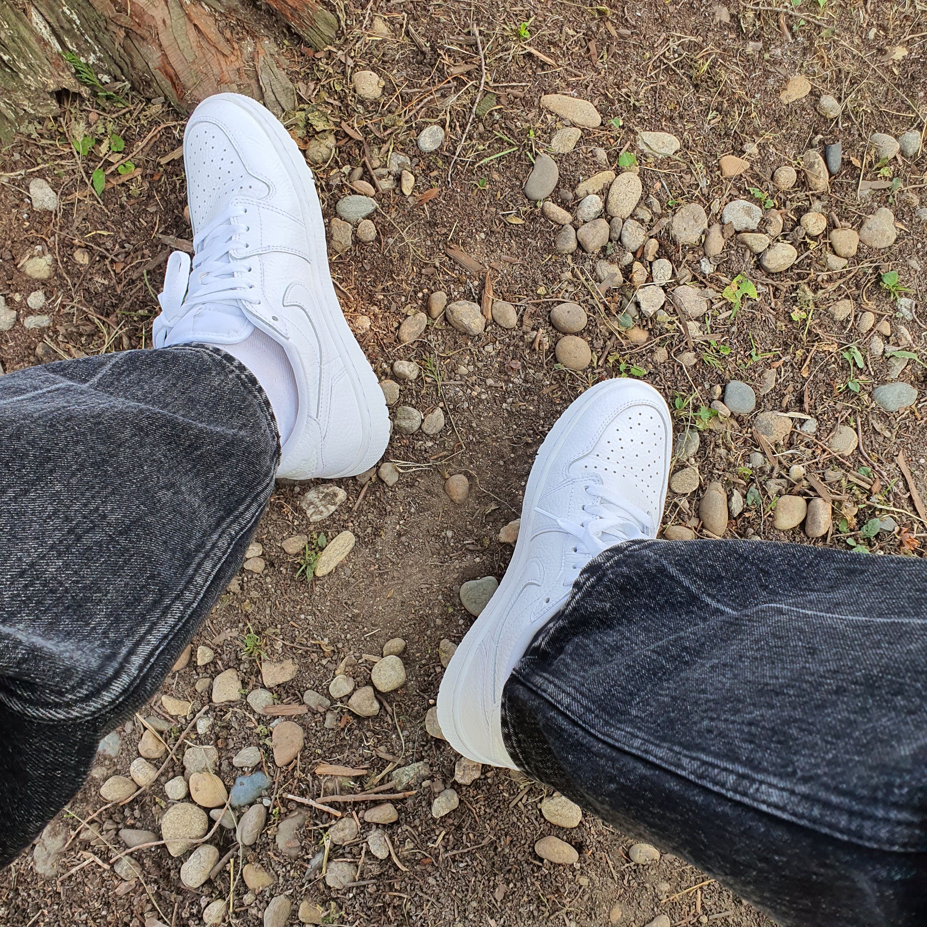 Jordan 1 Low Golf Triple White 착용 스타일
