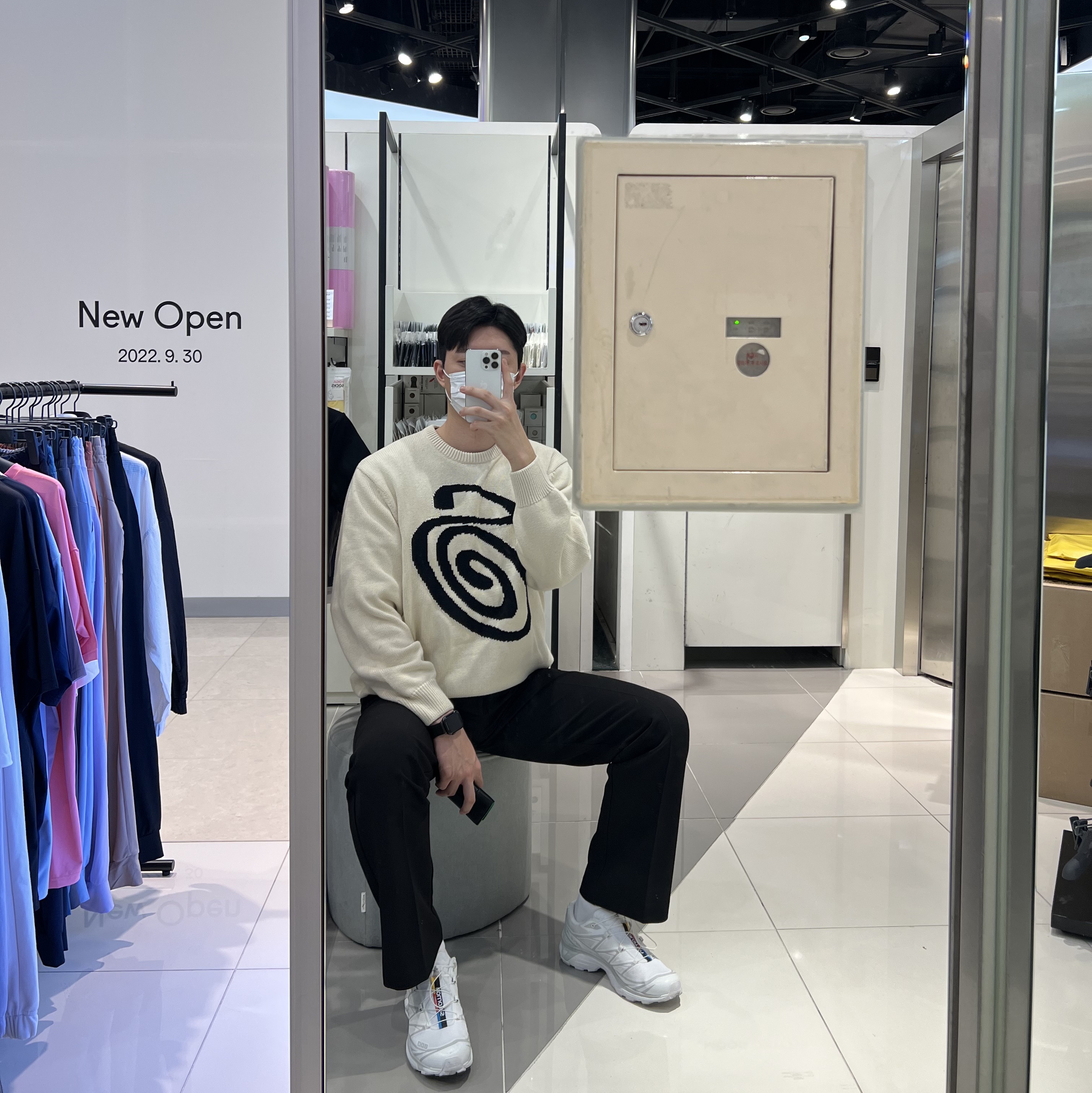 Salomon XT-6 ADV White, Stussy Curly S Sweater Natural 착용 스타일