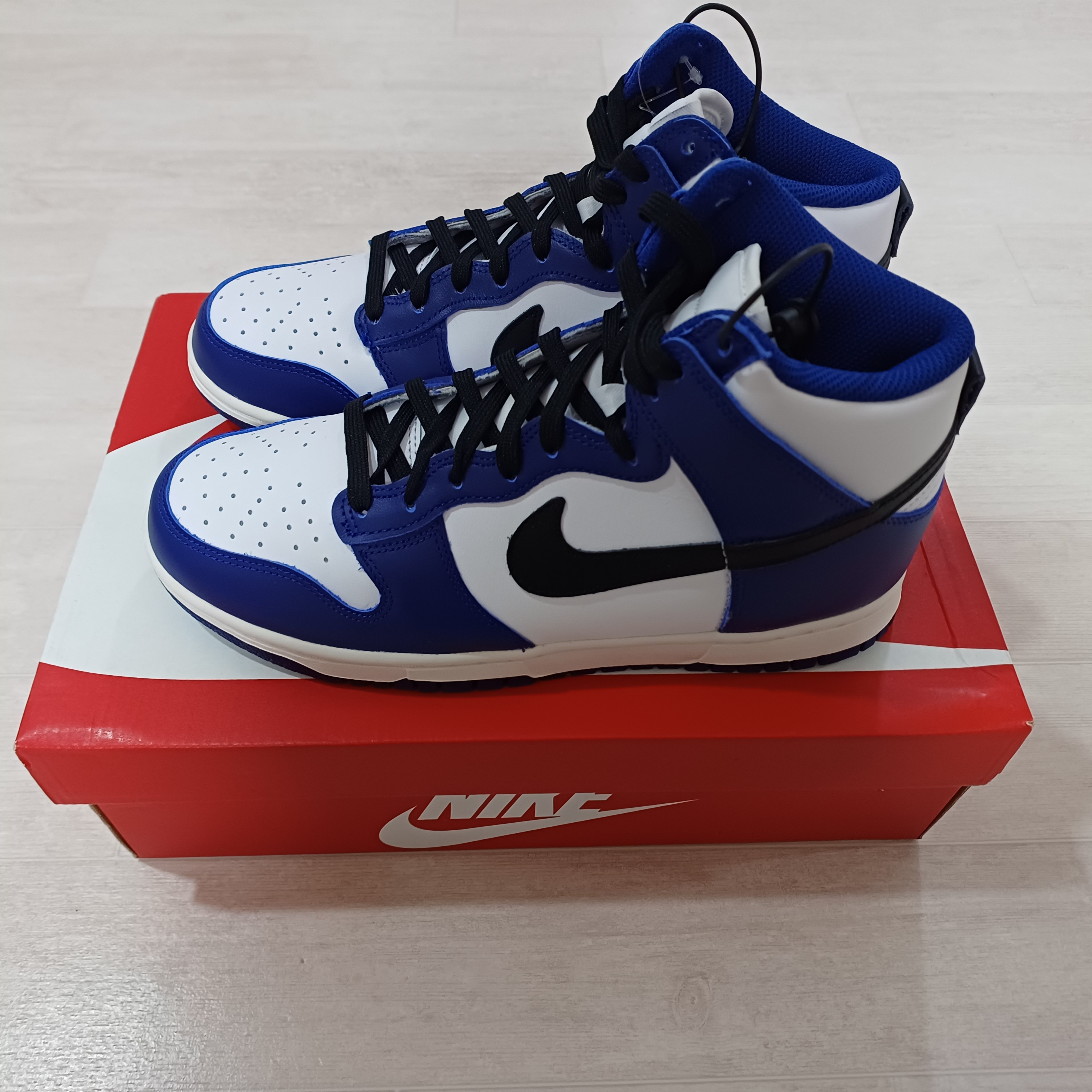 (W) Nike Dunk High Deep Royal Blue 착용 스타일 - 3
