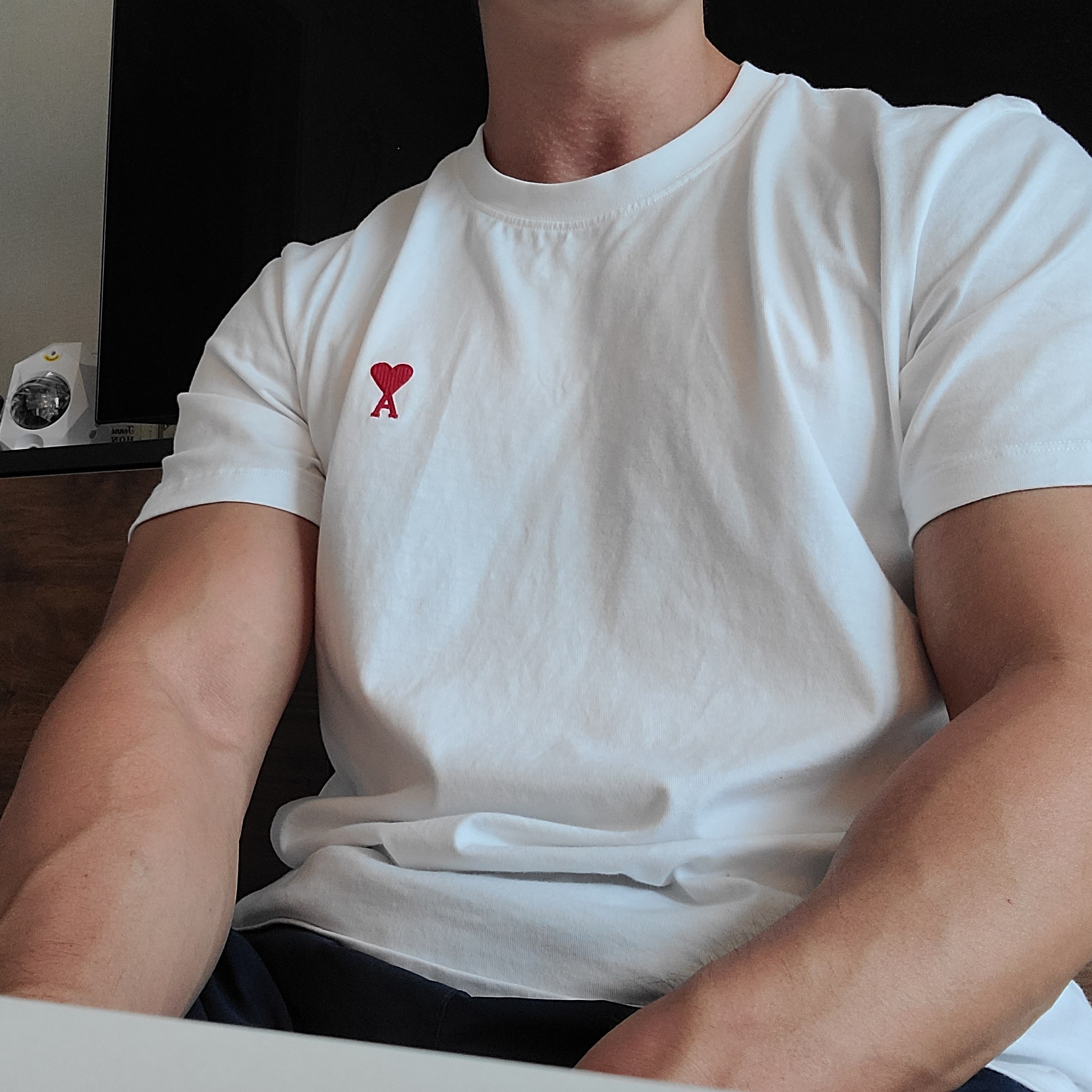 AMI de Coeur T-Shirt White 착용 스타일