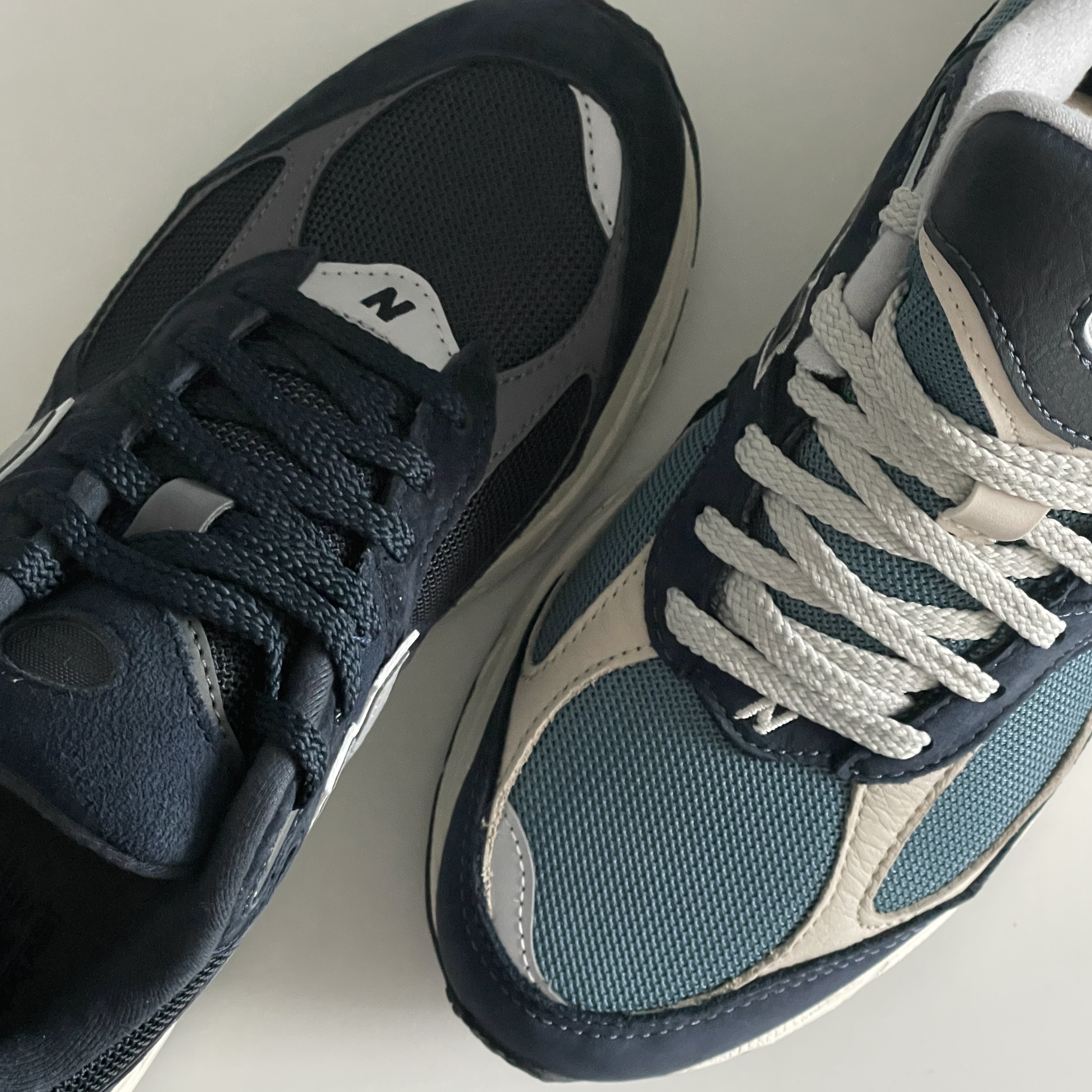 New Balance 2002R Eclipse Castlerock, New Balance 2002R Dark Navy 착용 스타일 - 2
