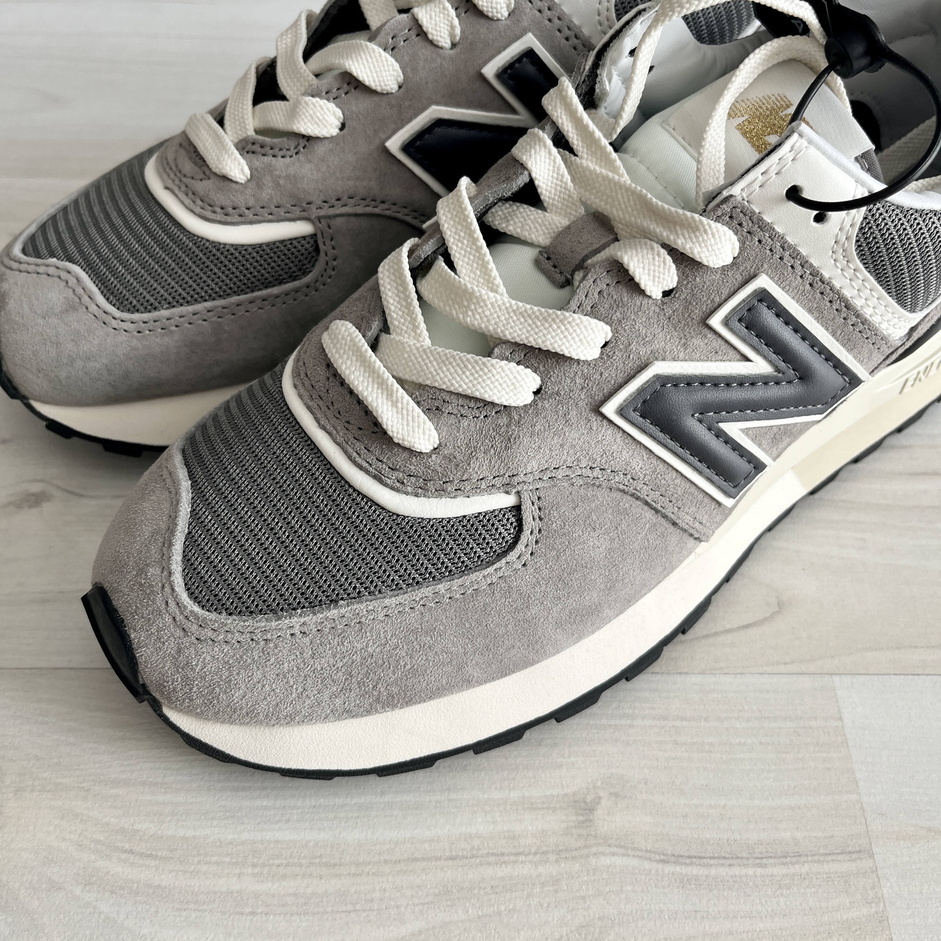 New Balance 574 Legacy Grey 착용 스타일 - 2