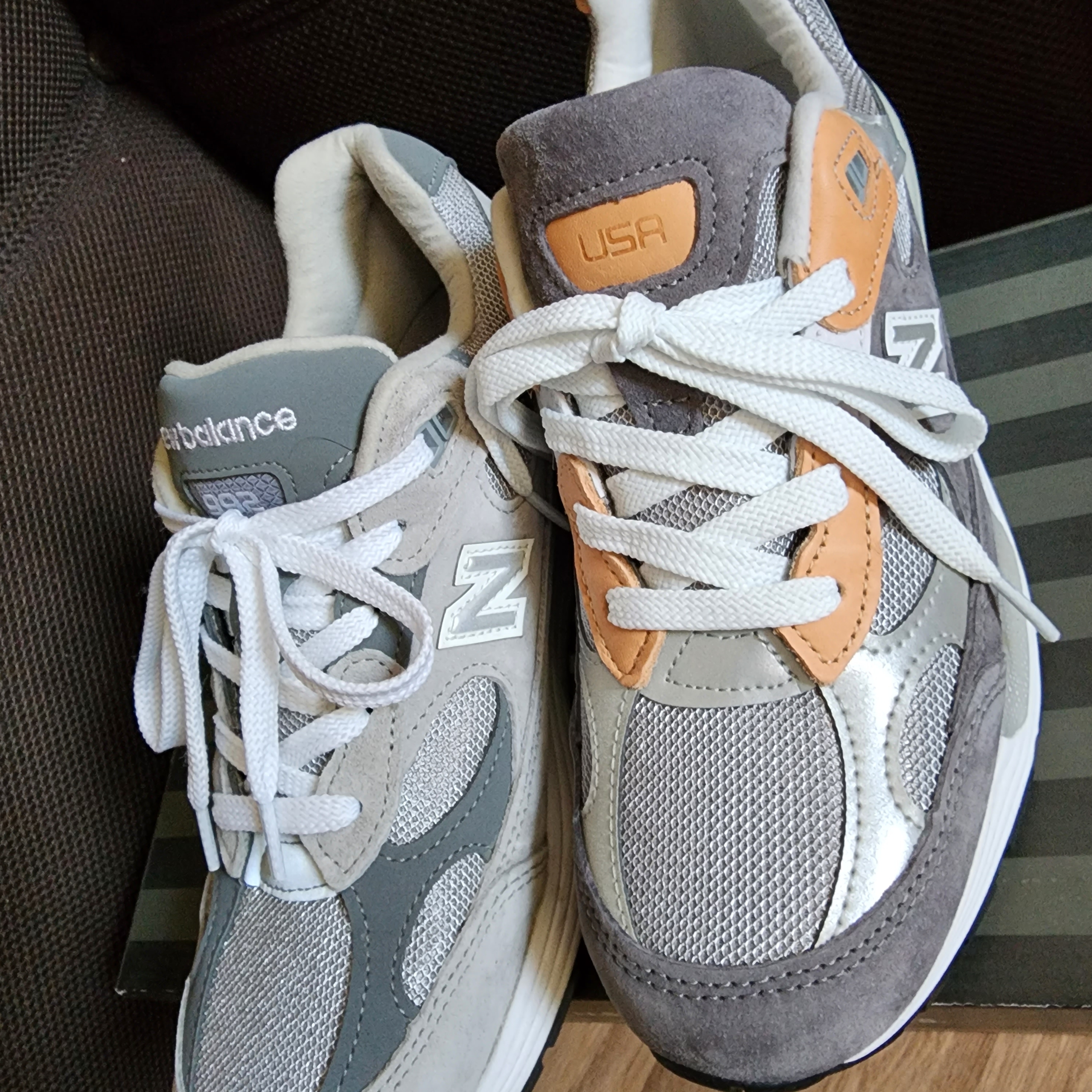 New Balance x Todd Snyder 992 Made in USA 10th Anniversary Grey Tan, New Balance 992 Made in USA Grey - D Standard 착용 스타일 - 2