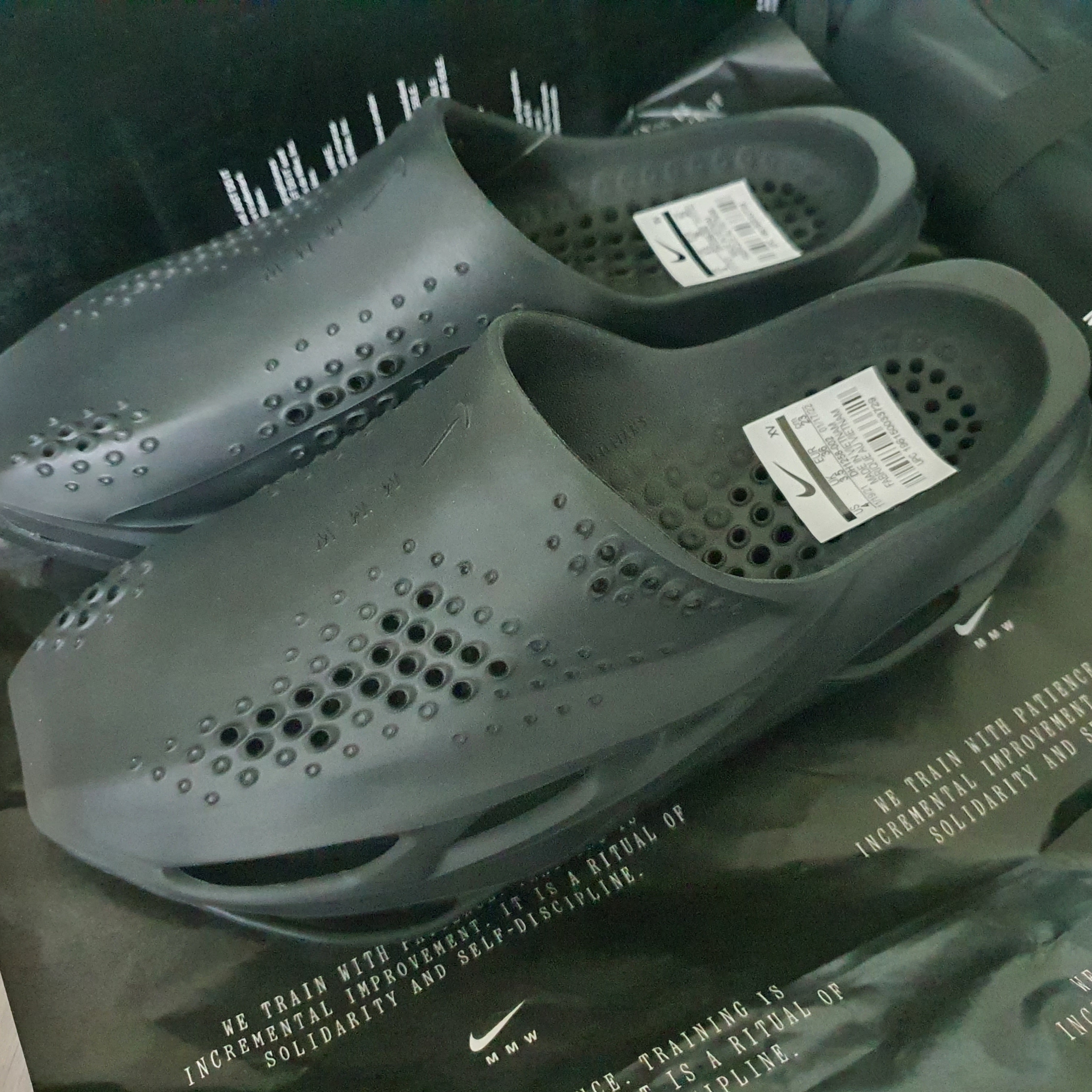Nike x Matthew M Williams 005 Slide Black 착용 스타일 - 1