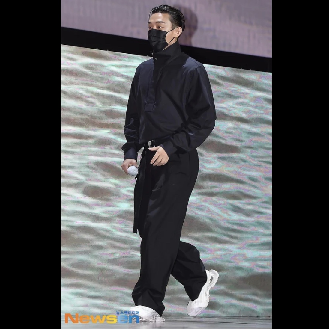 Balenciaga X-Pander Sneakers White 착용 스타일 - 2