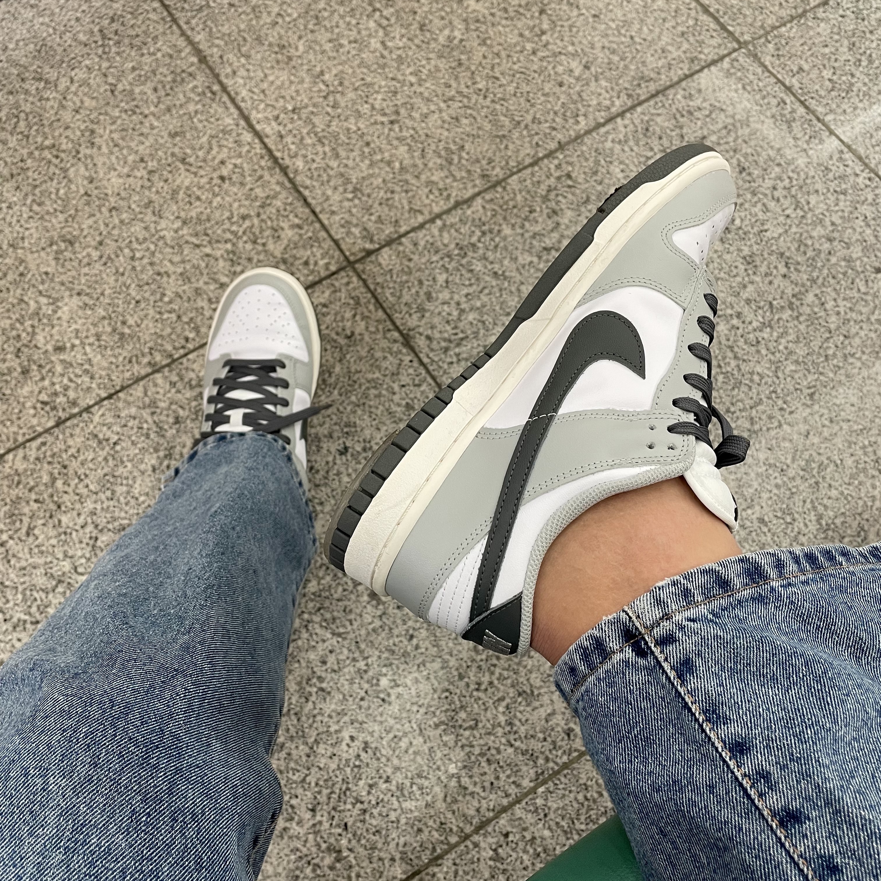 (W) Nike Dunk Low Light Smoke Grey 착용 스타일