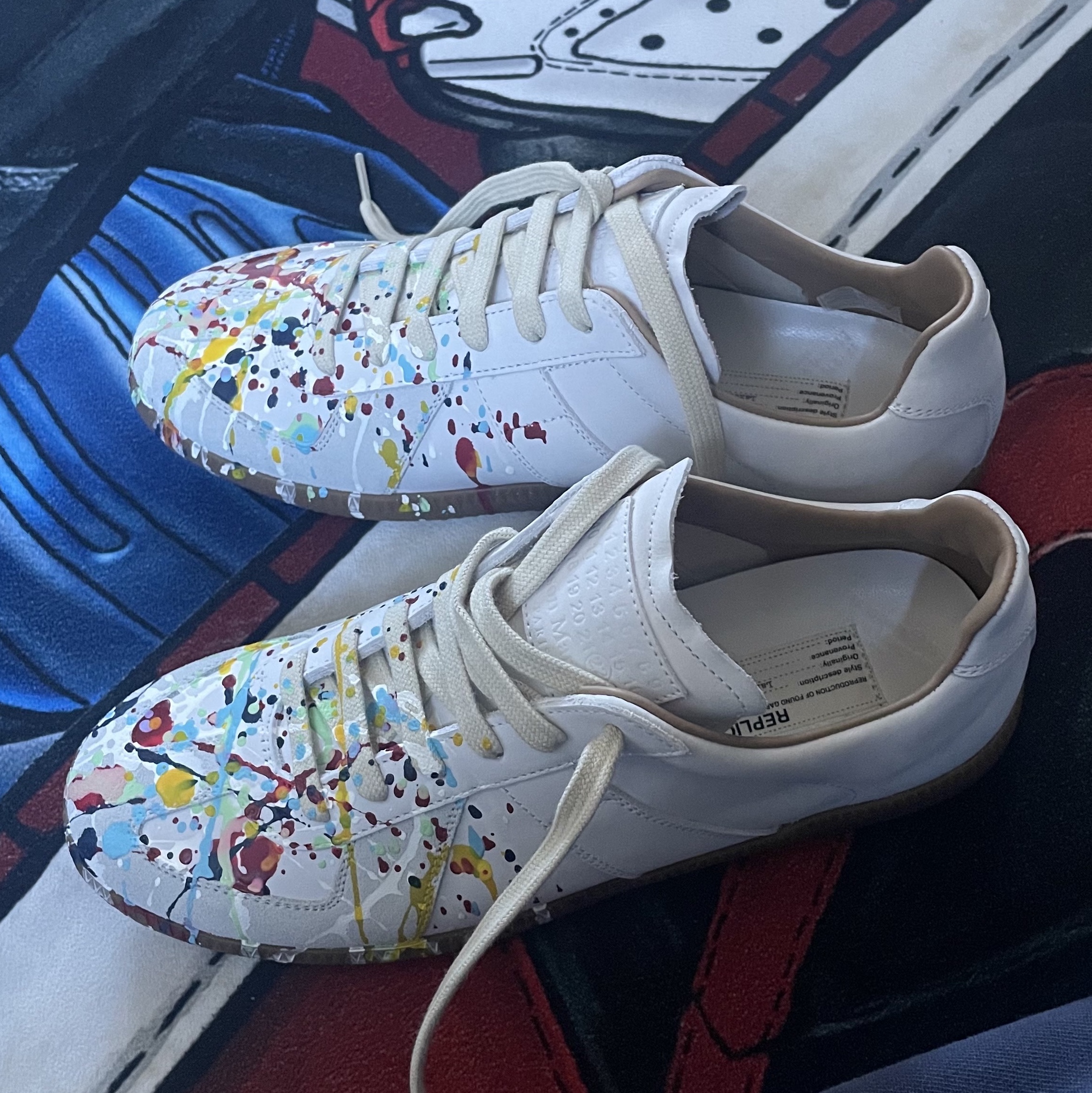 Maison Margiela Replica Paint Drop Sneakers 착용 스타일