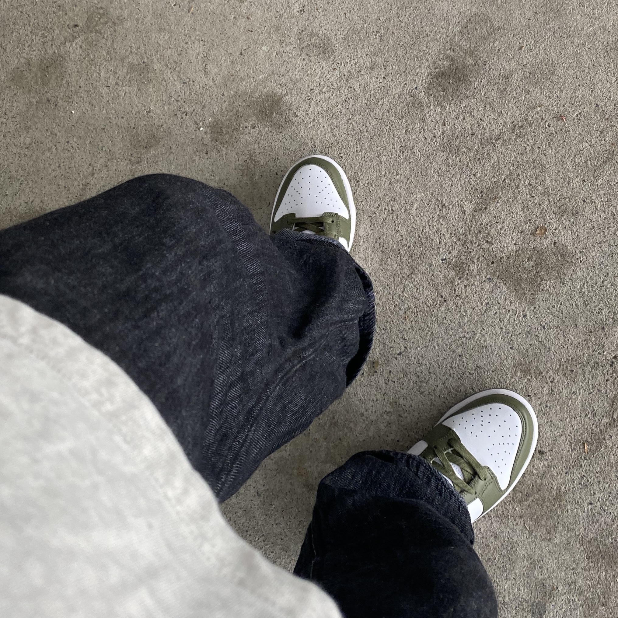 (W) Nike Dunk Low Medium Olive 착용 스타일 - 3