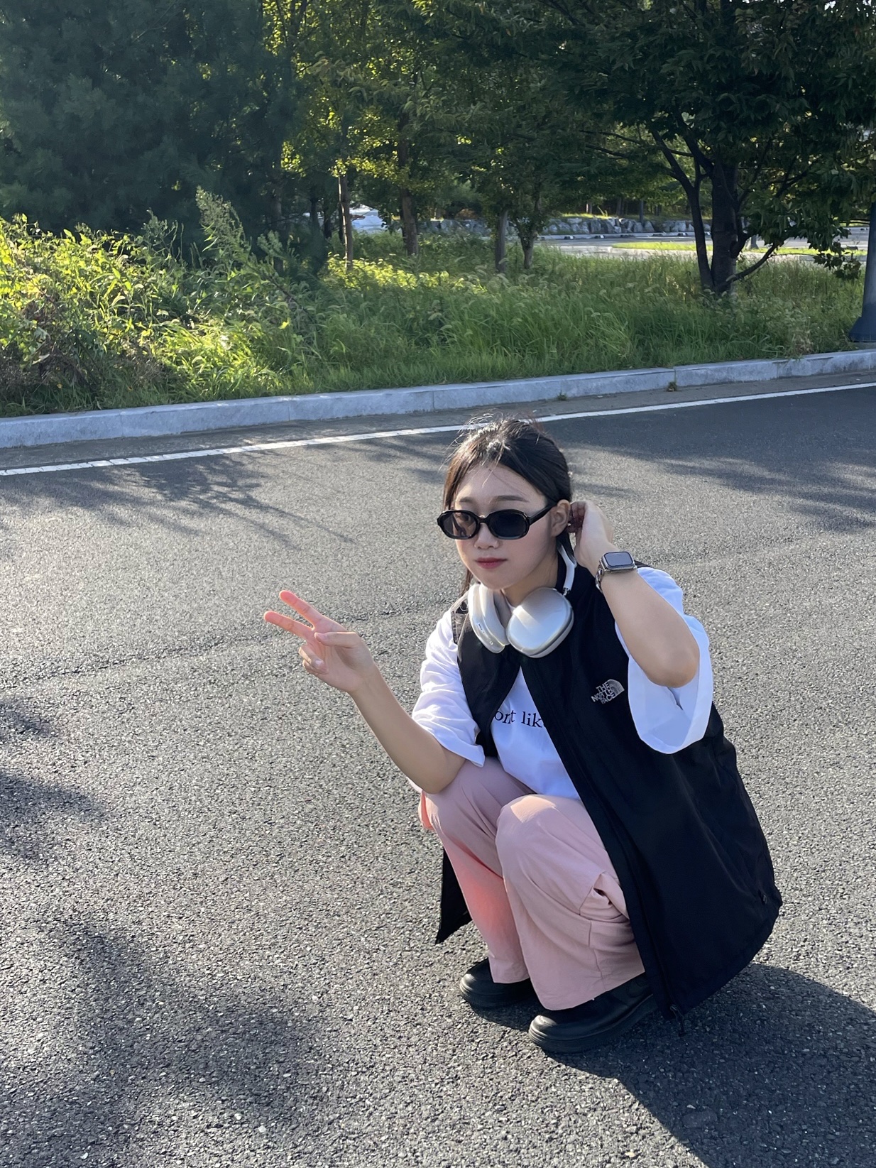 Apple AirPods Max Lightning Silver (Korean Ver.), Nike x Supreme Air Force 1 Low Black 착용 스타일