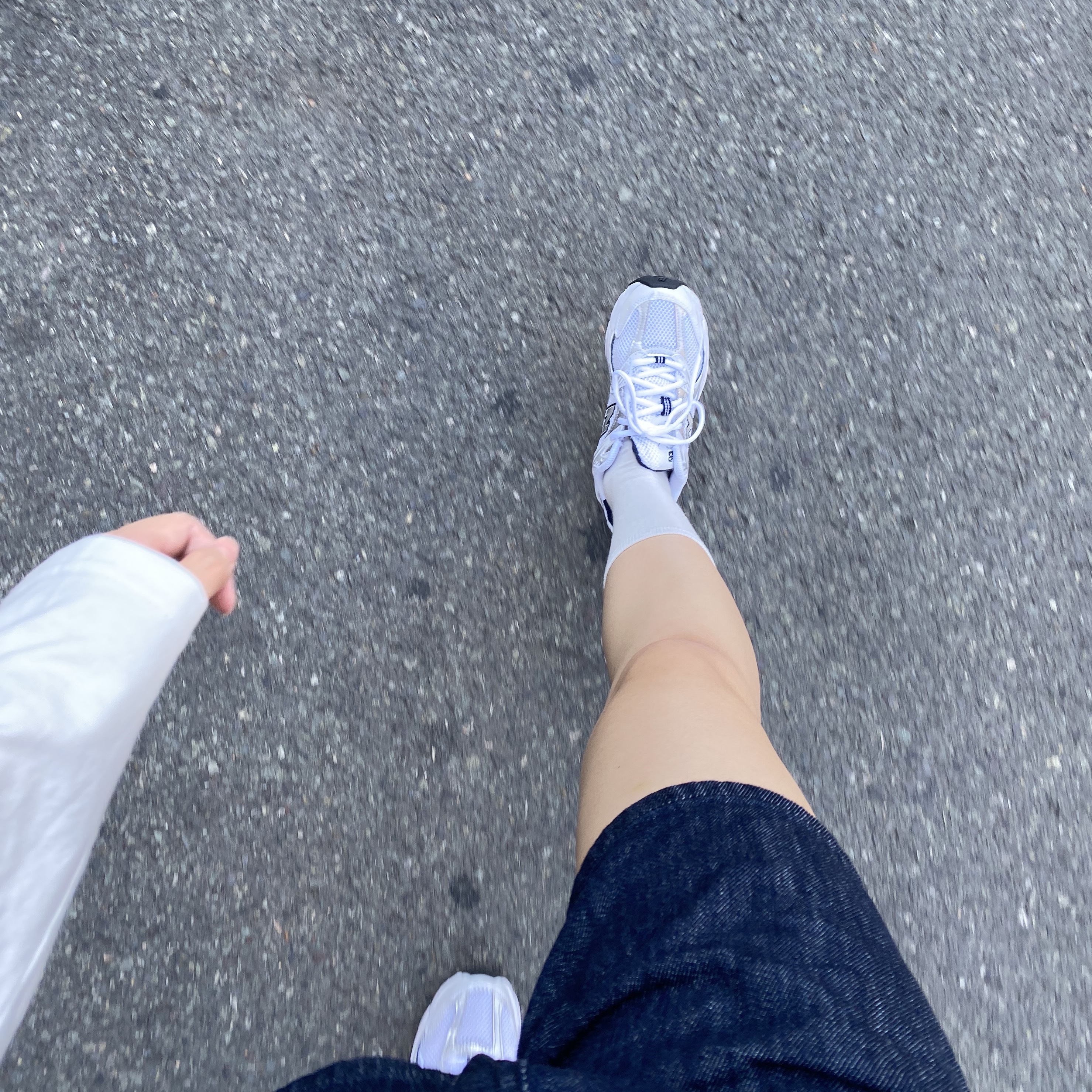 New Balance 530 White 착용 스타일 - 2