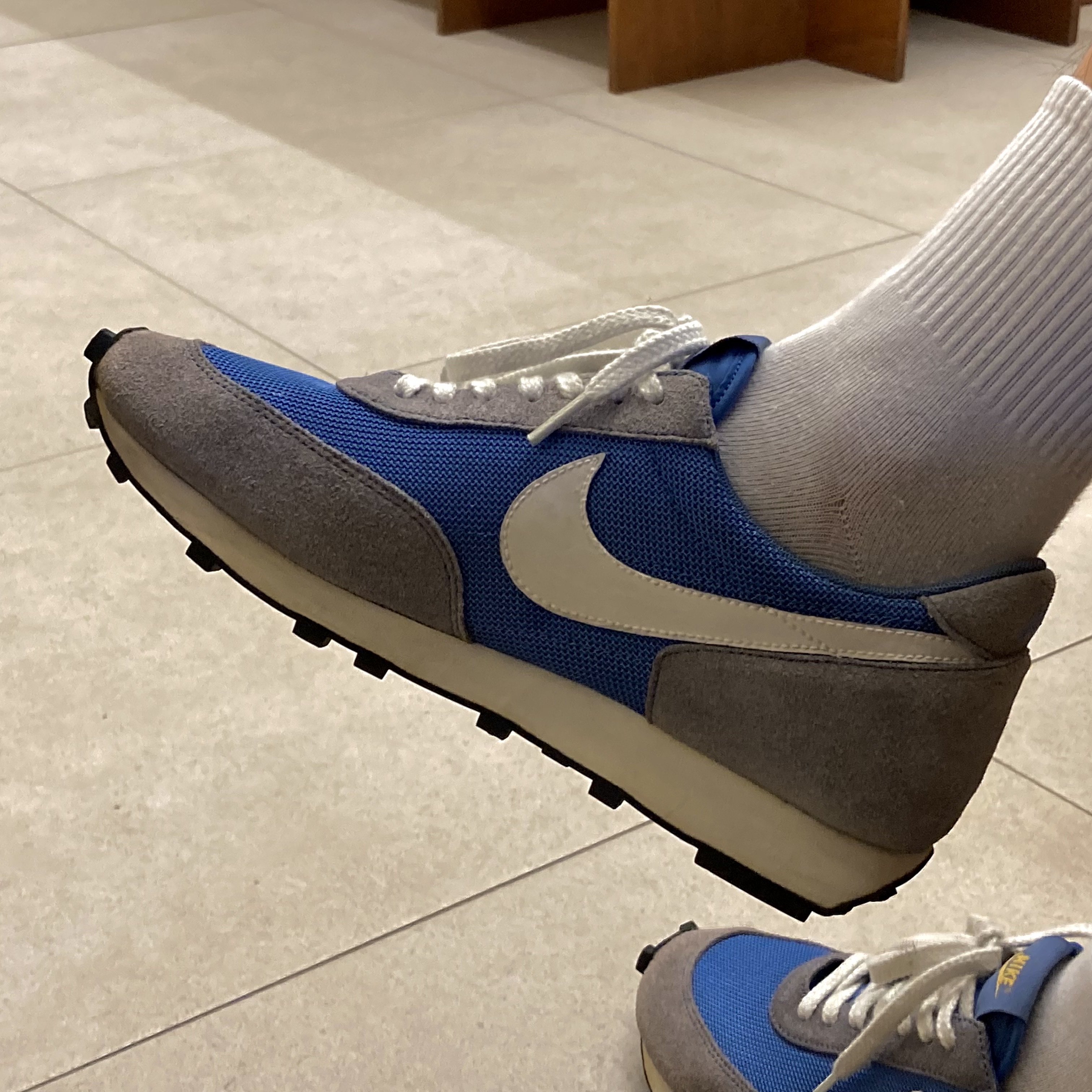 Nike Daybreak SP Metallic Gold Mountain Blue 착용 스타일 - 3