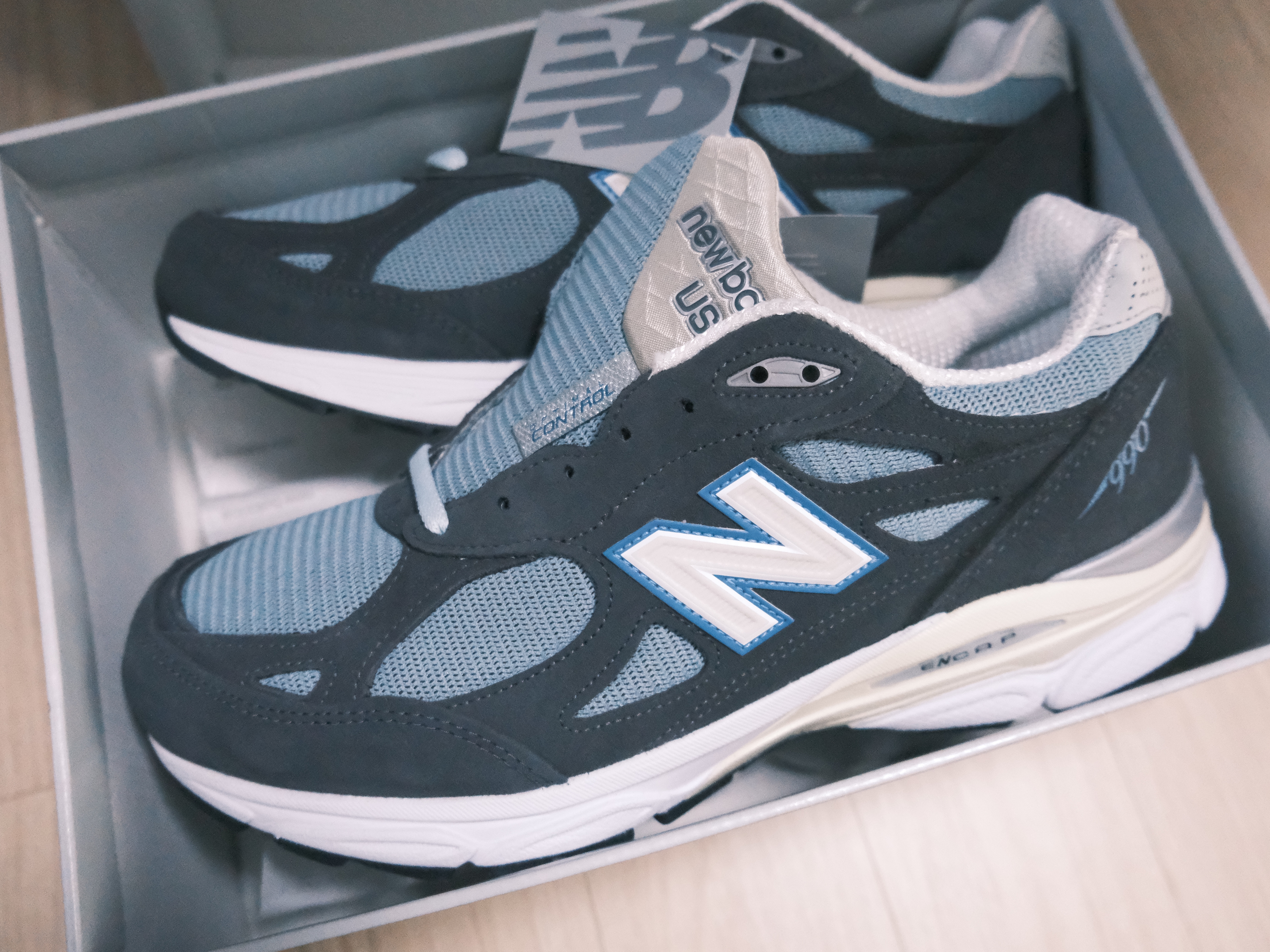 New Balance x Kith 990v3 Made in USA Steel Blue Grey 착용 스타일