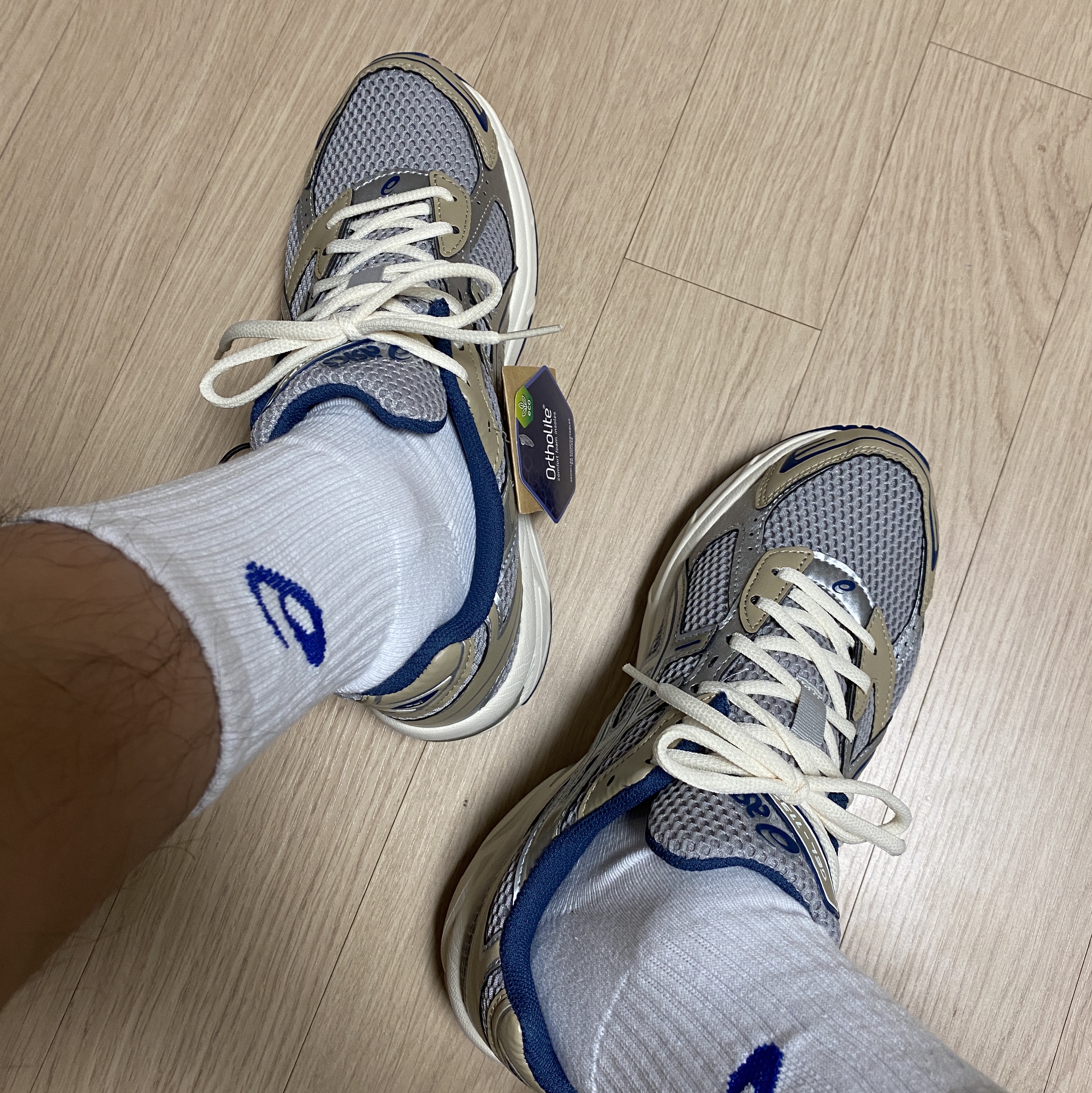 Asics Gel-1130 Oyster Grey Pure Silver 착용 스타일
