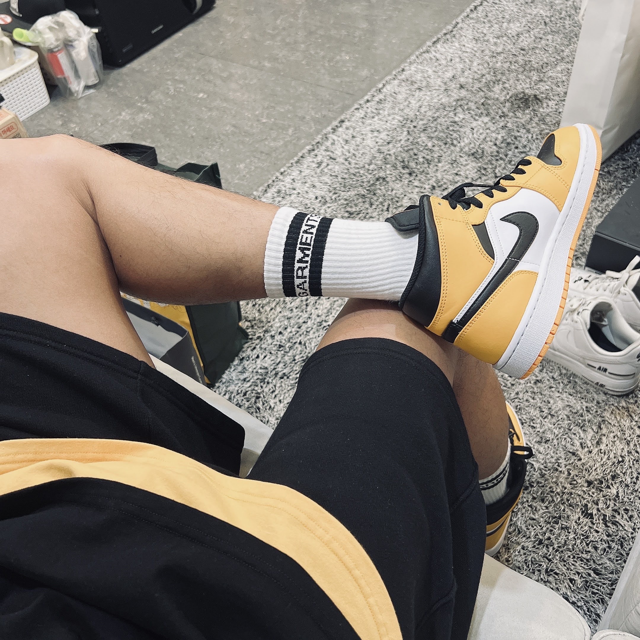 Jordan 1 Mid Taxi 착용 스타일