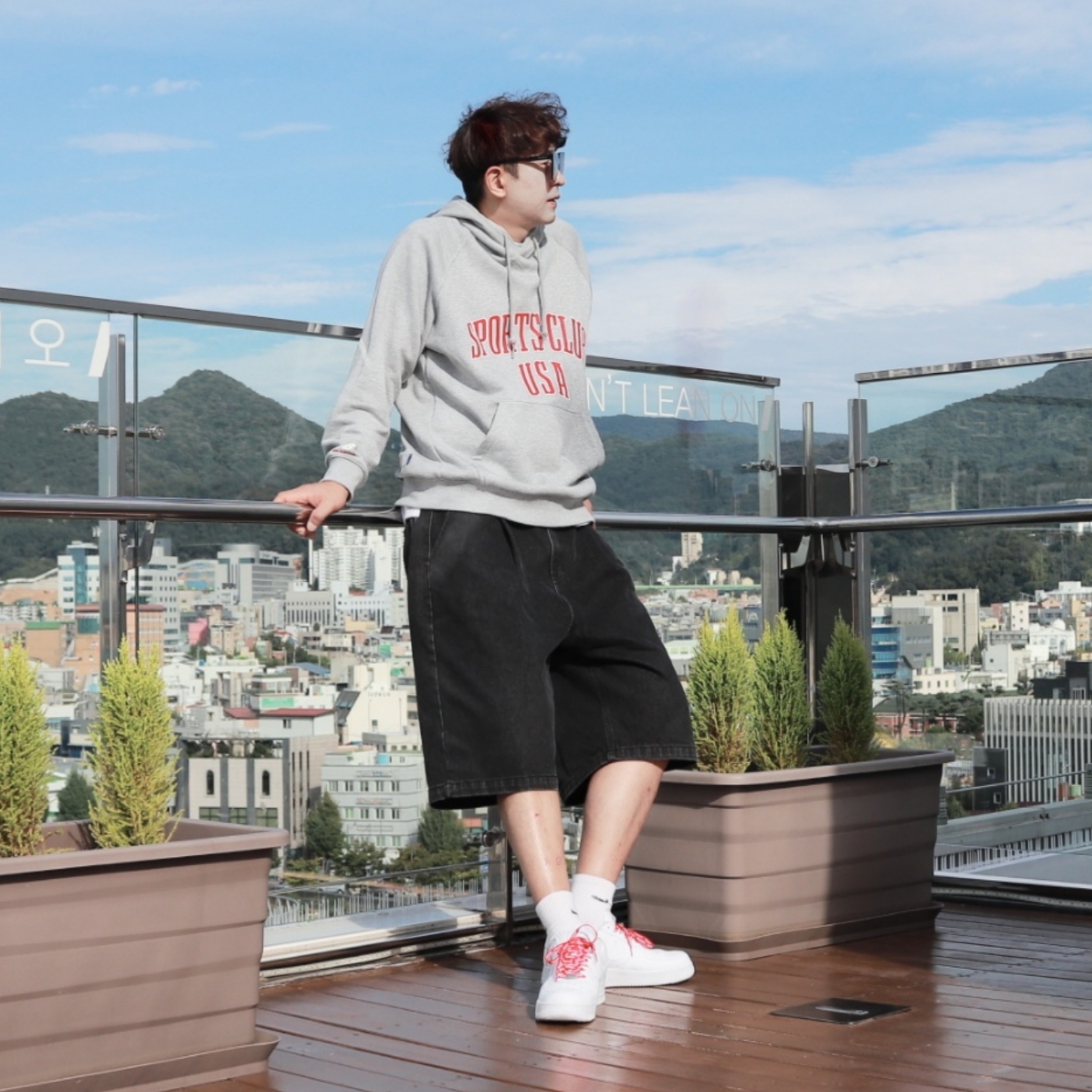Nike x Supreme Air Force 1 Low White 착용 스타일 - 2