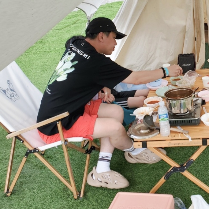 Wooyoungmi Flower Print Back Logo T-Shirt Black - 22SS, Nike x Stussy Water Shorts Habanero Red 착용 스타일