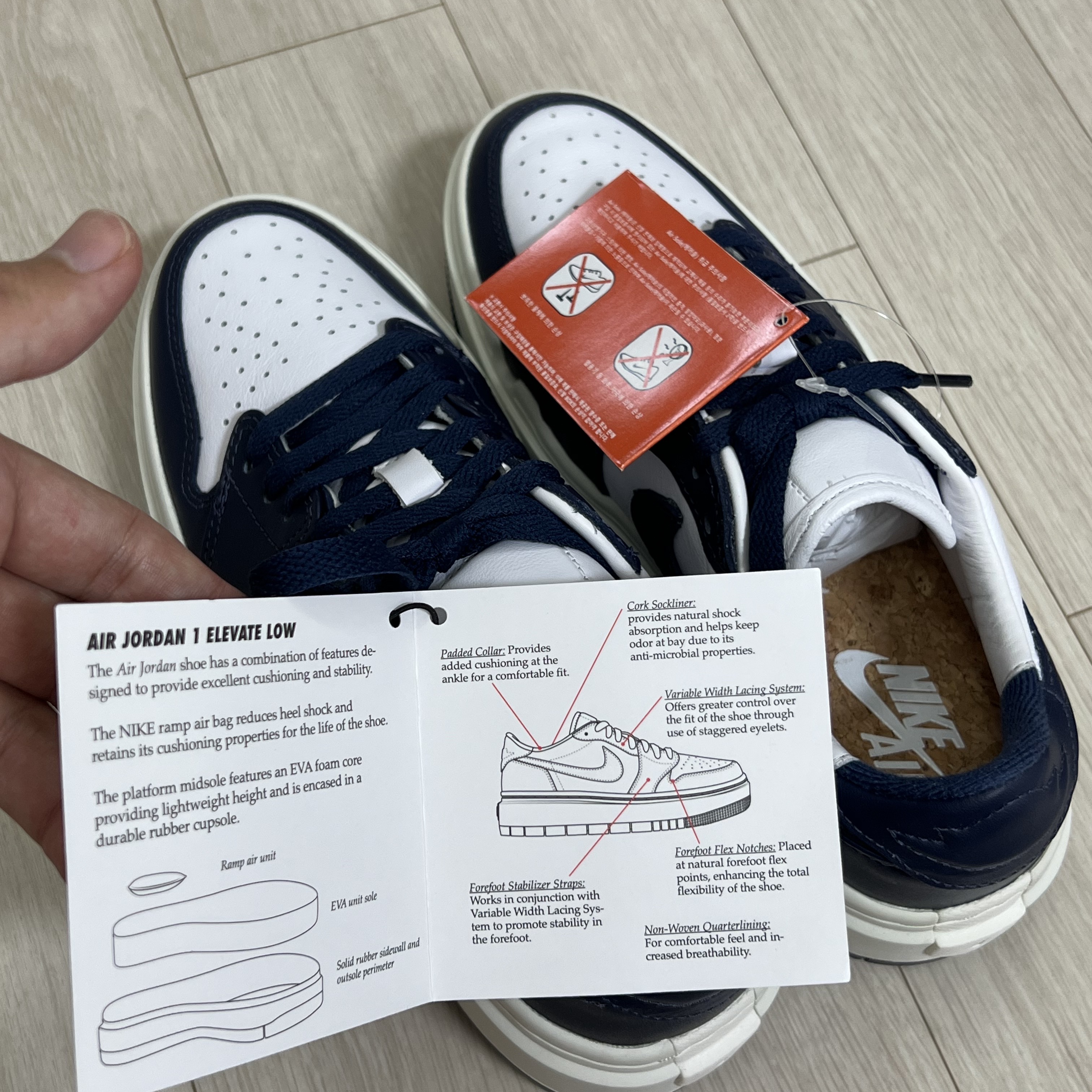 (W) Jordan 1 Elevate Low Midnight Navy 착용 스타일 - 3