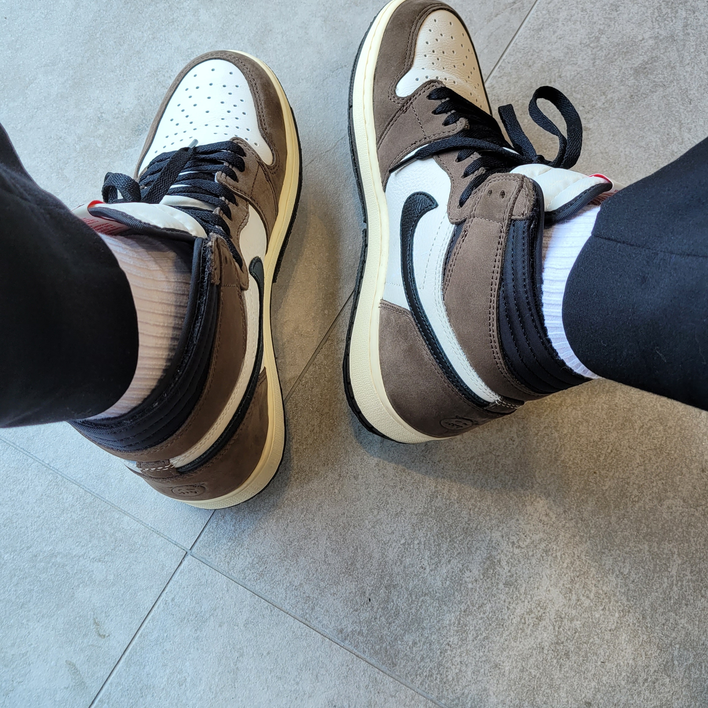 Jordan 1 x Travis Scott Retro High OG SP Mocha 착용 스타일