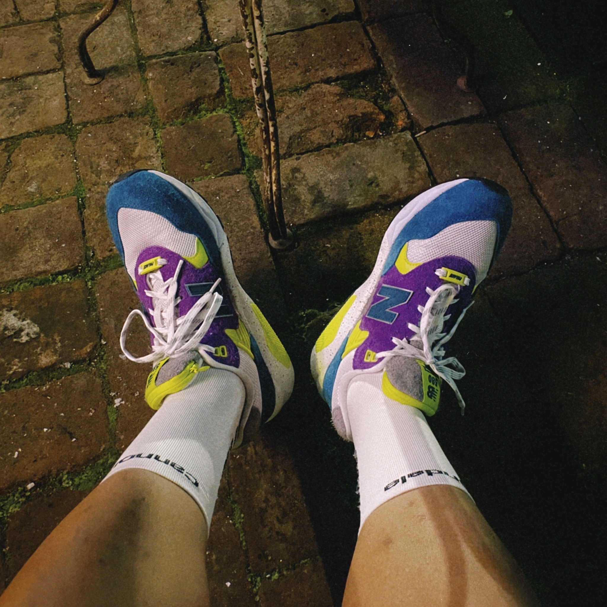 New Balance x Palace MT580 Shaded Spruce Pansy 착용 스타일