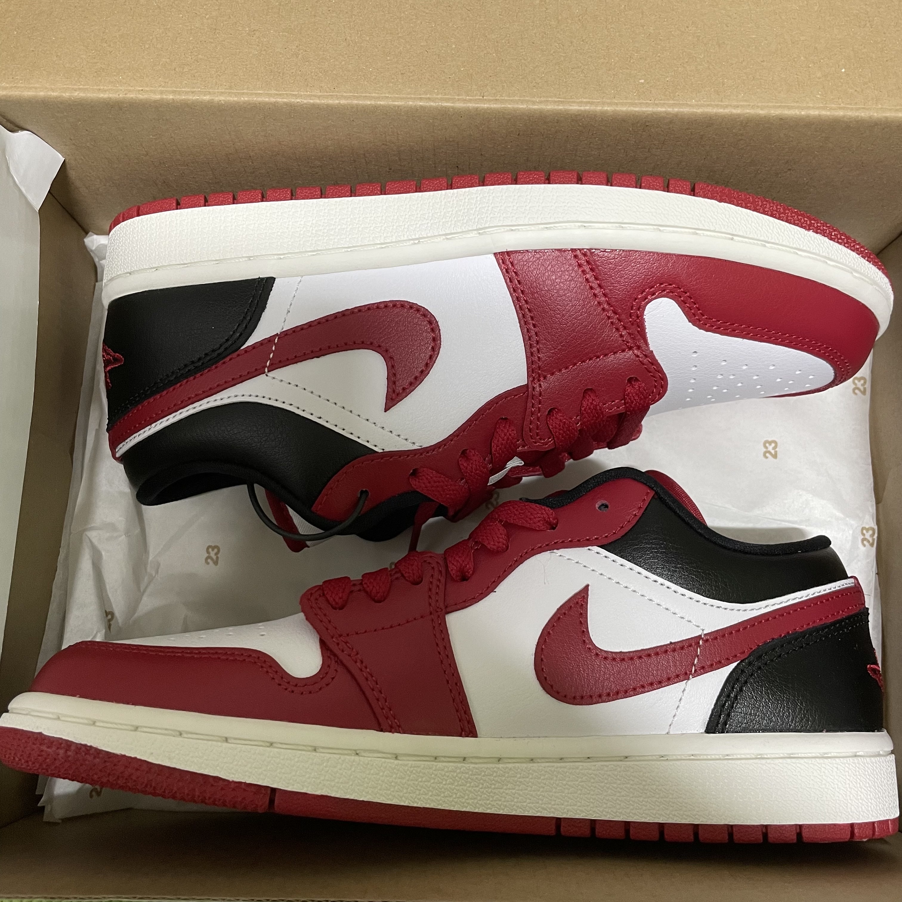 (W) Jordan 1 Low White Gym Red 착용 스타일