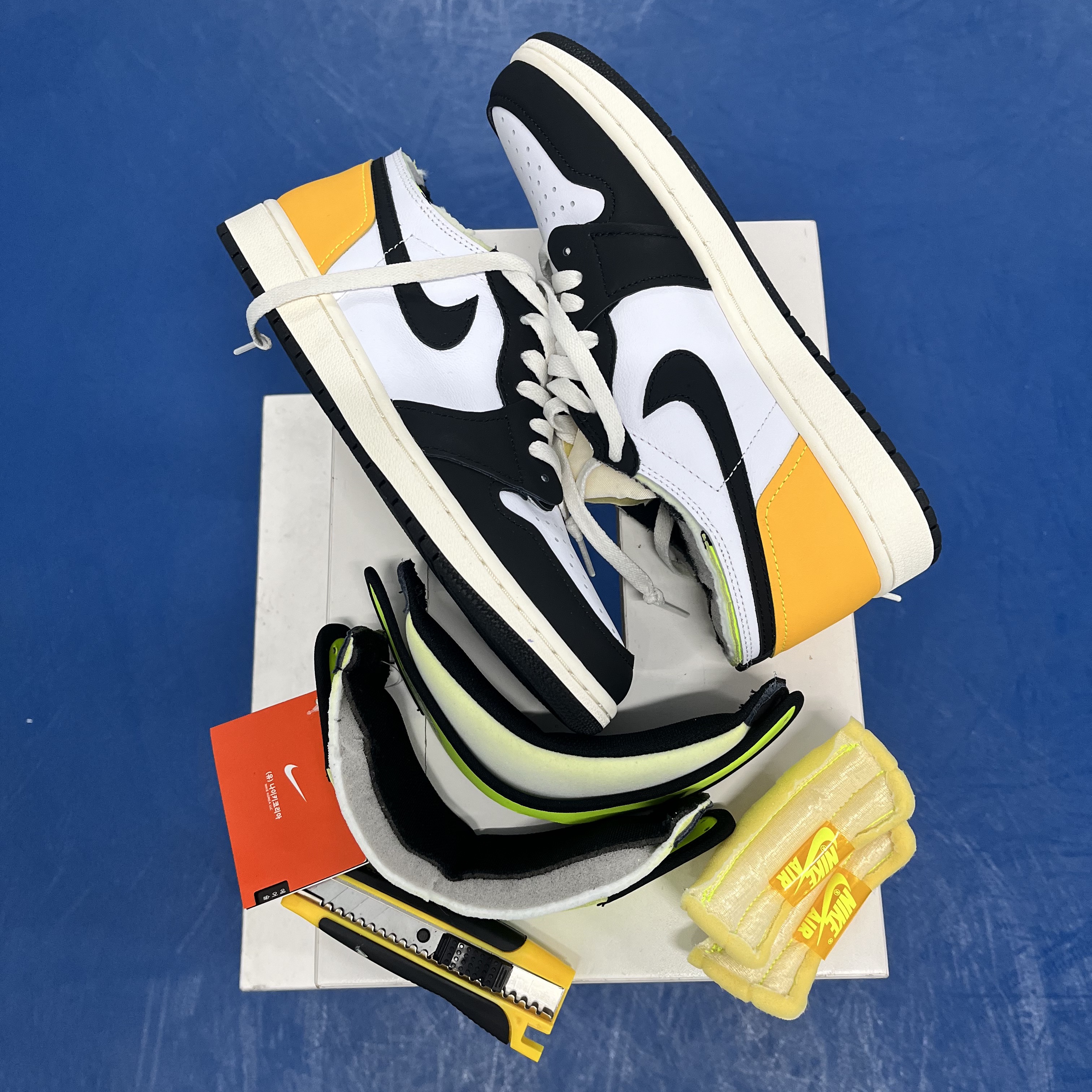 Jordan 1 Retro High OG Volt Gold 착용 스타일 - 3