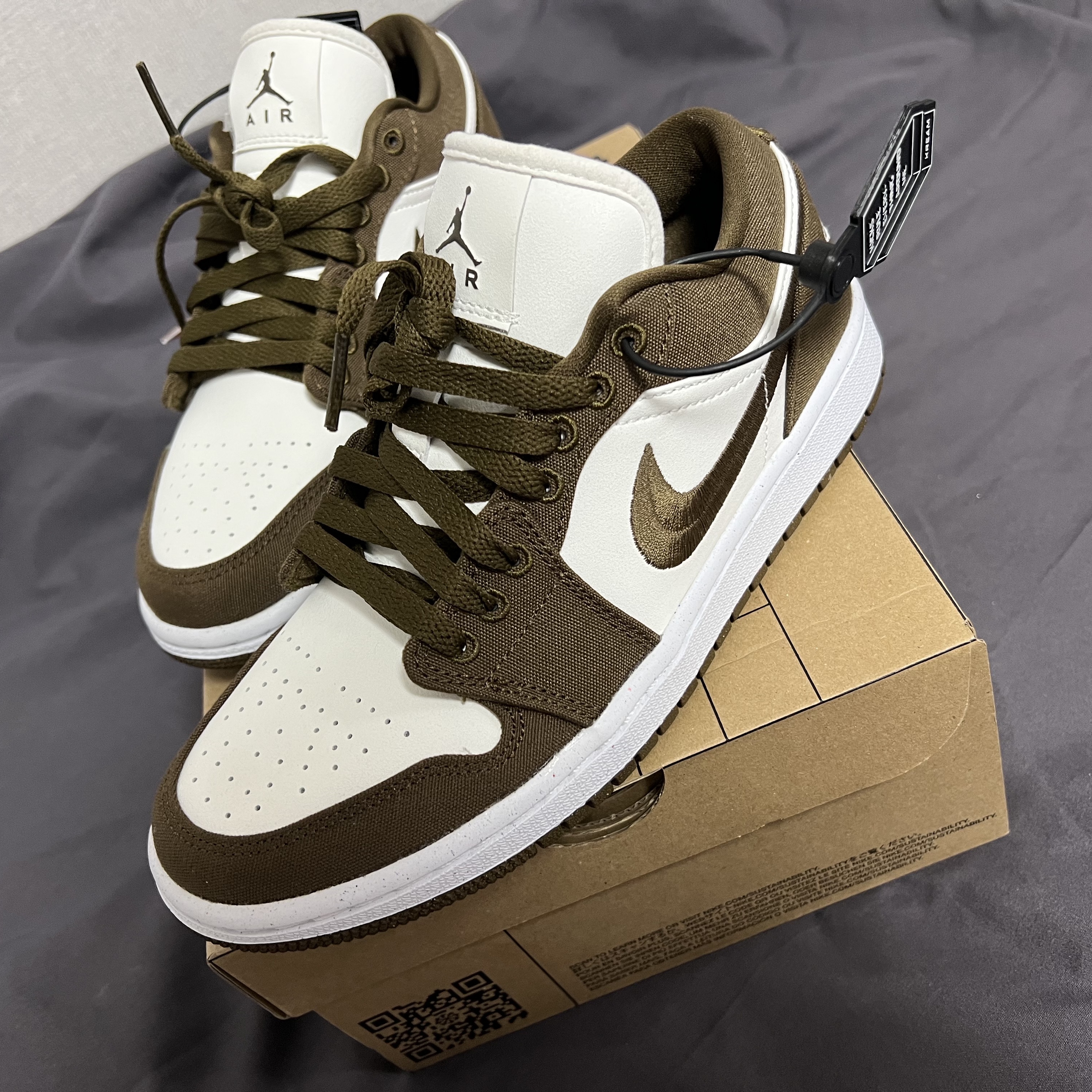 (W) Jordan 1 Low SE Light Olive 착용 스타일 - 3