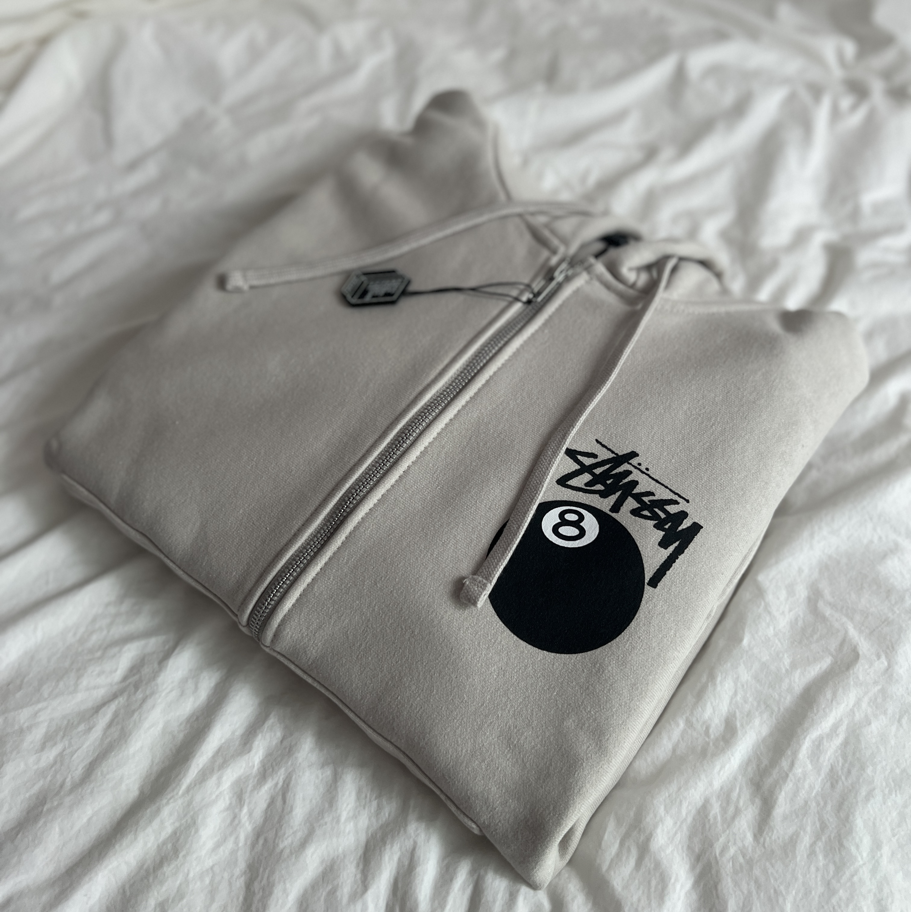 Stussy 8 Ball Zip Hoodie Smoke - 22SS 착용 스타일
