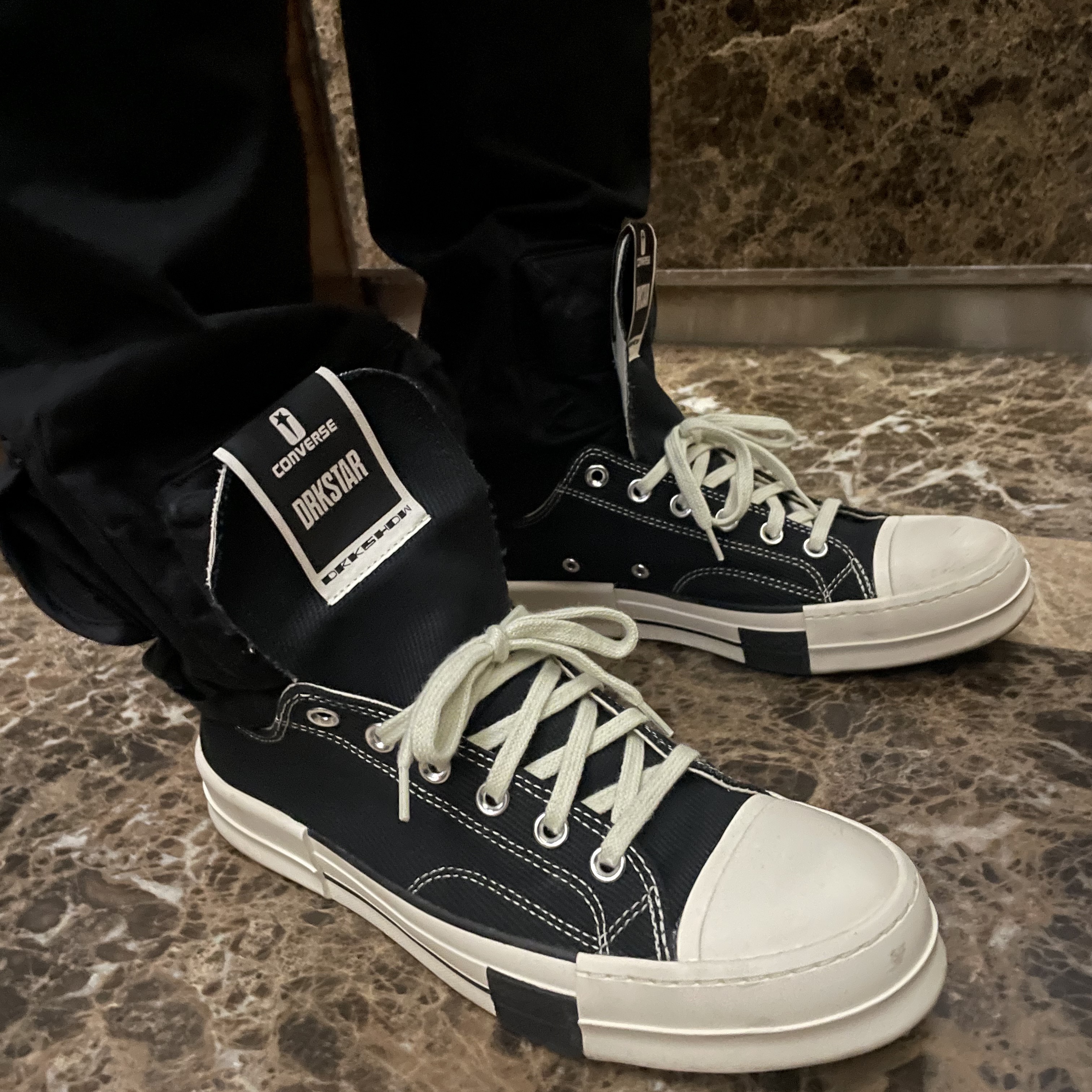 Converse x Drkshdw Drkstr Chuck 70 High Black, Stussy x CDG Varsity Jacket 착용 스타일 - 5