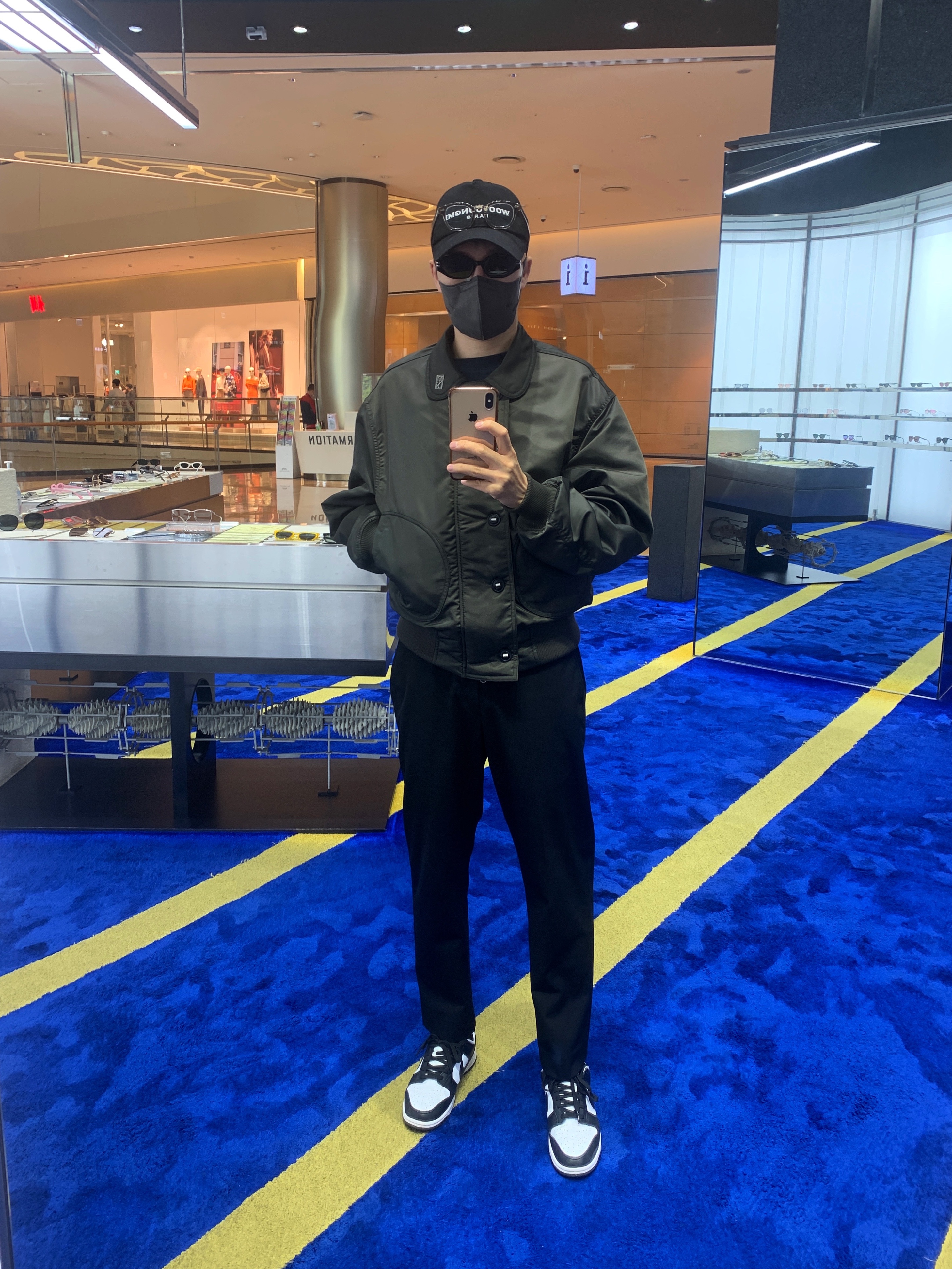 Wooyoungmi White Embroidered Logo Ball Cap Black, Nike Dunk Low Retro Black 착용 스타일