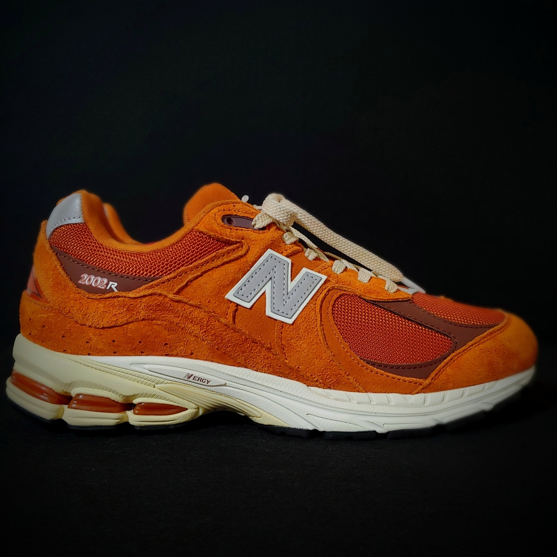 New Balance 2002R Rust Oxide 착용 스타일 - 4