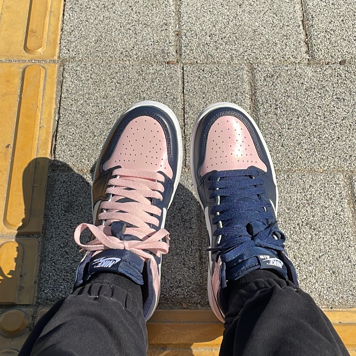 (W) Jordan 1 Retro High OG Atmosphere 착용 스타일 - 2