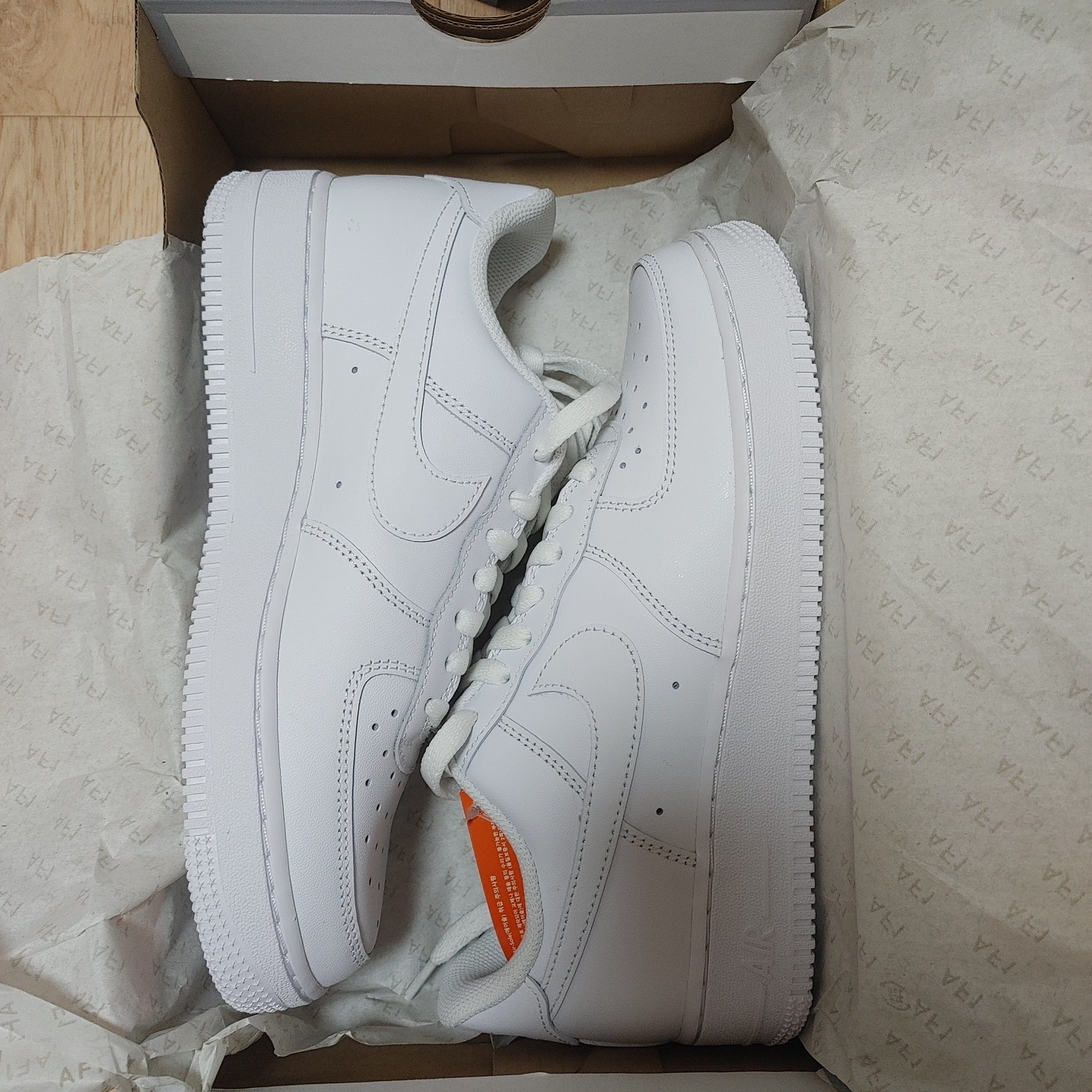 Nike Air Force 1 '07 Low White 착용 스타일