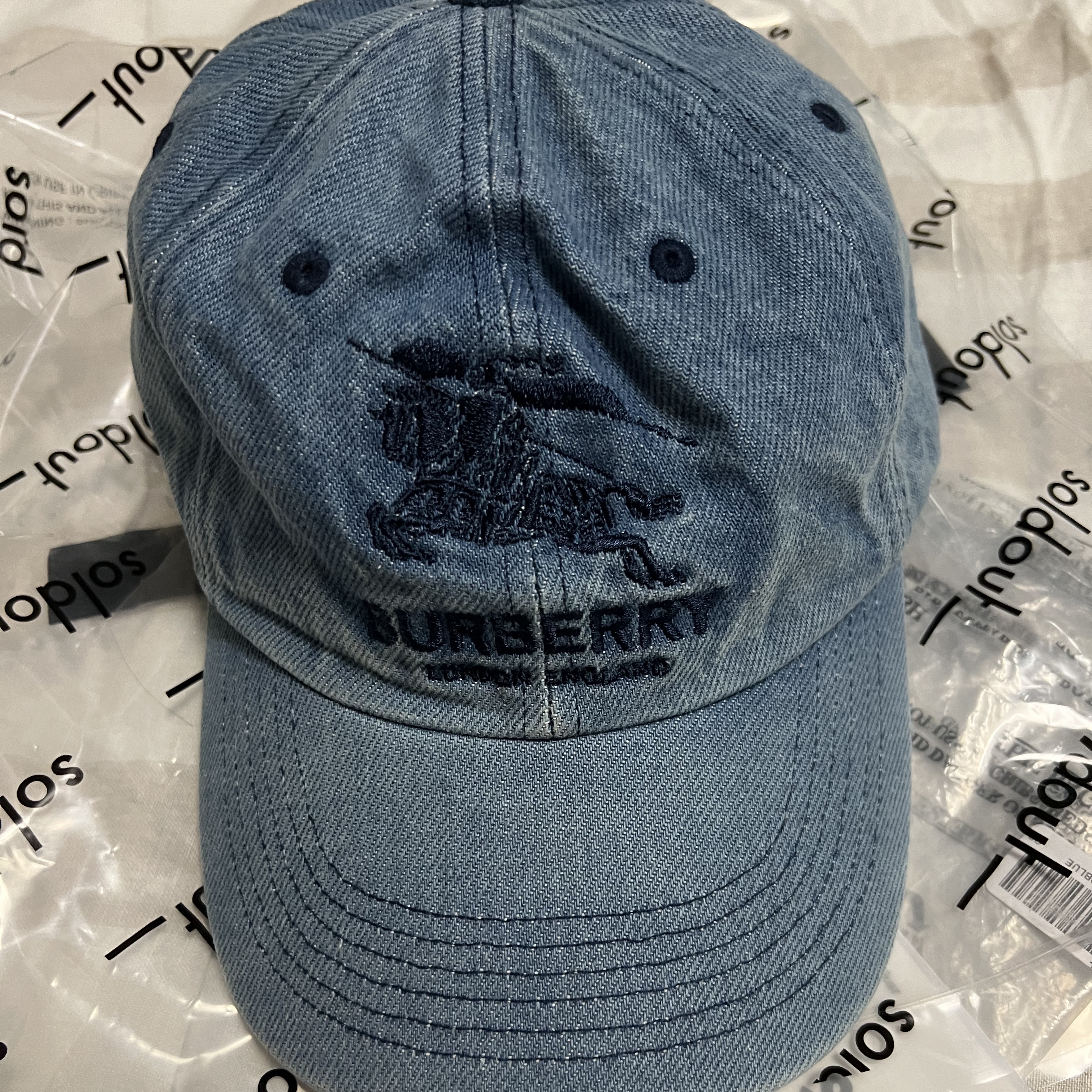 Supreme x Burberry Denim 6-Panel Washed Blue - 22SS 착용 스타일