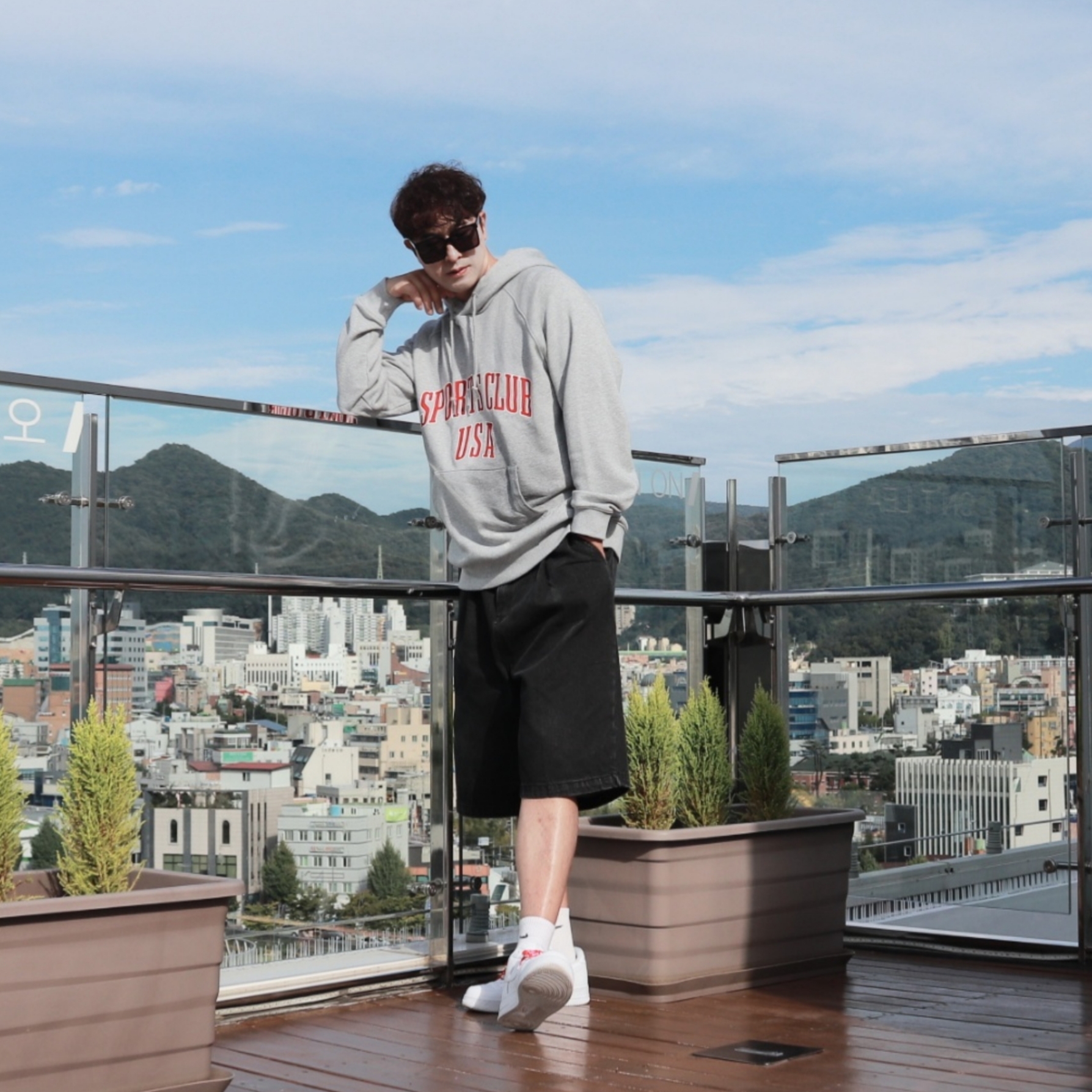 Nike x Supreme Air Force 1 Low White 착용 스타일 - 1
