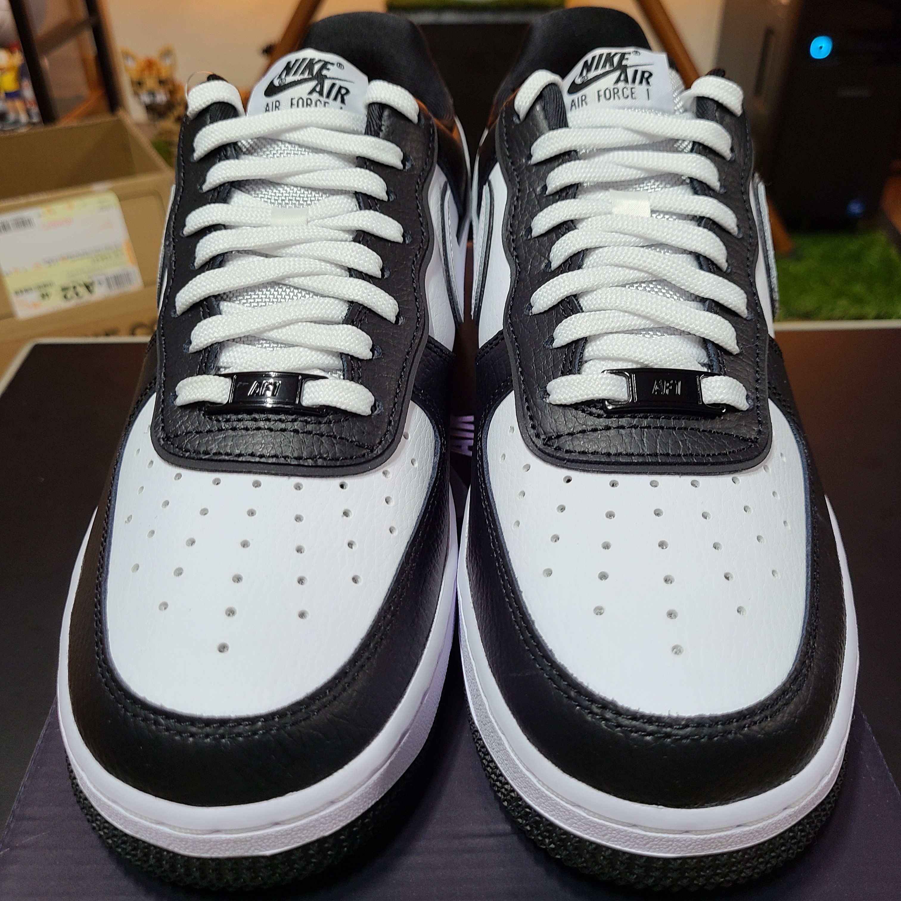 Nike Air Force 1 '07 LV8 White Black 착용 스타일 - 3