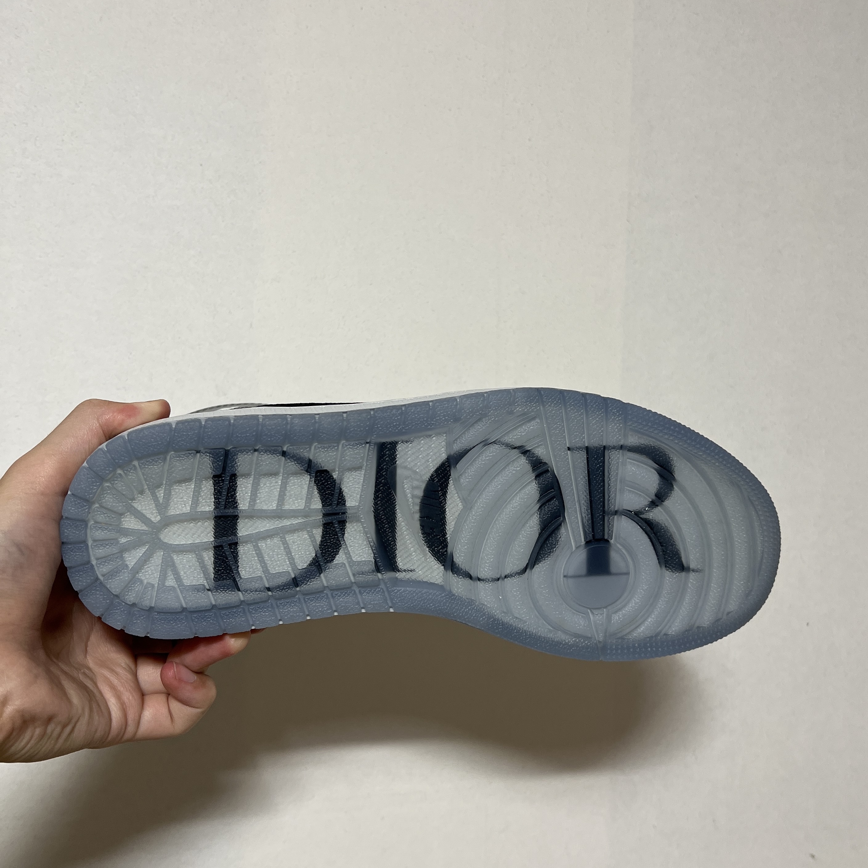Jordan 1 x Dior High OG 착용 스타일