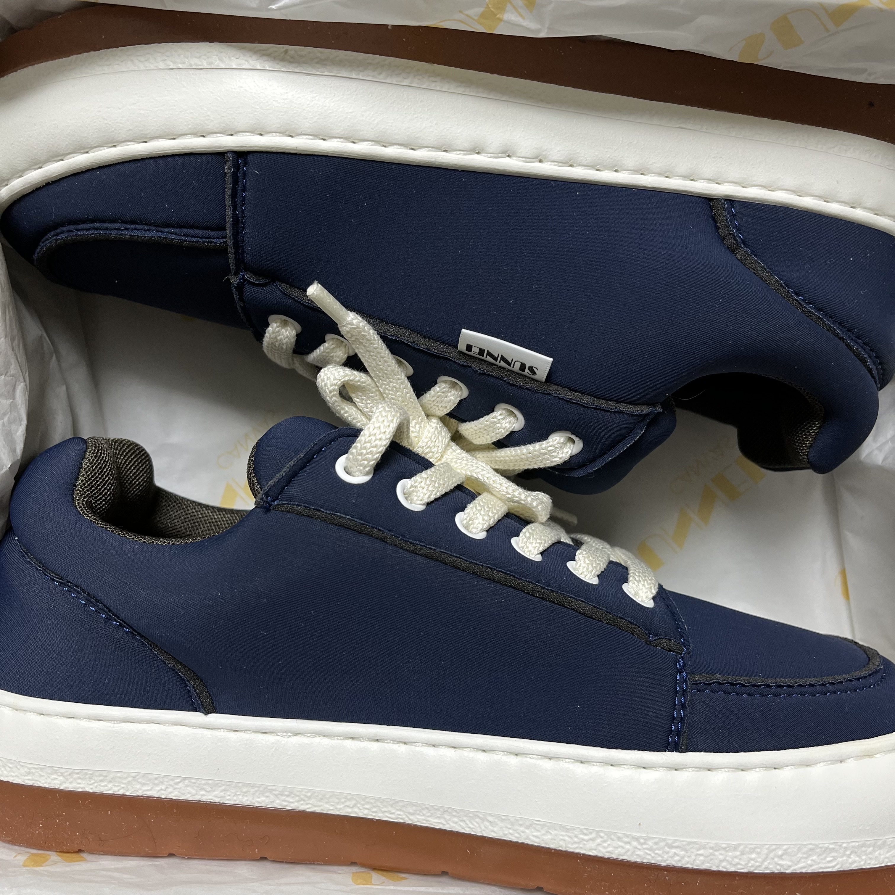 Sunnei Neoprene Dreamy Blue 착용 스타일