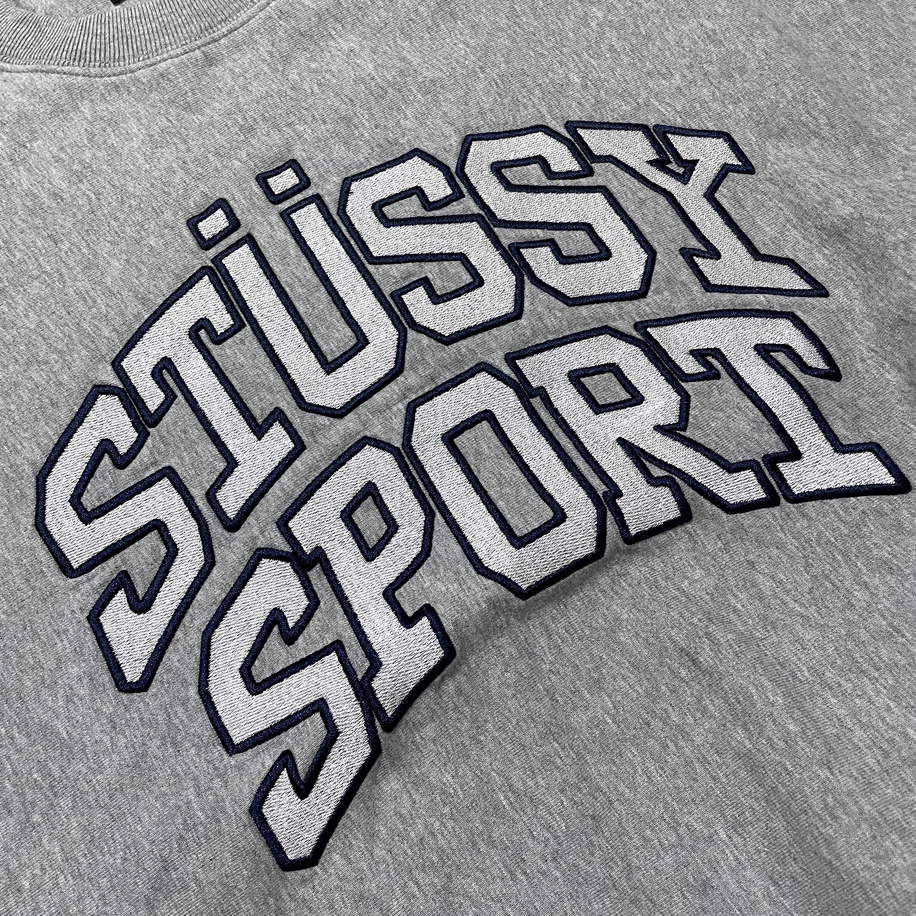 Stussy Relaxed Oversized Crew Grey Heather 착용 스타일