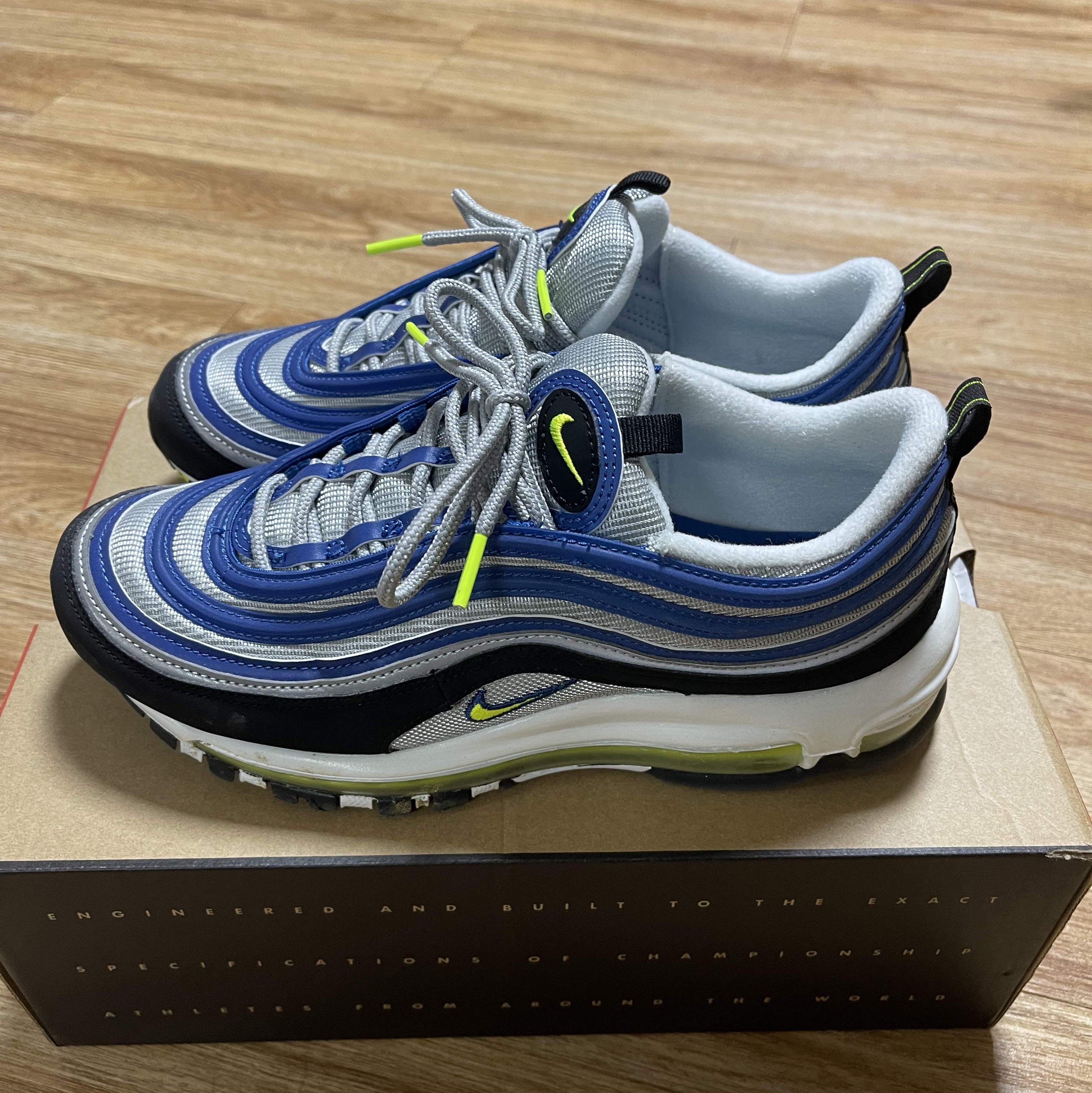 Nike Air Max 97 OG Atlantic Blue and Voltage Yellow 착용 스타일