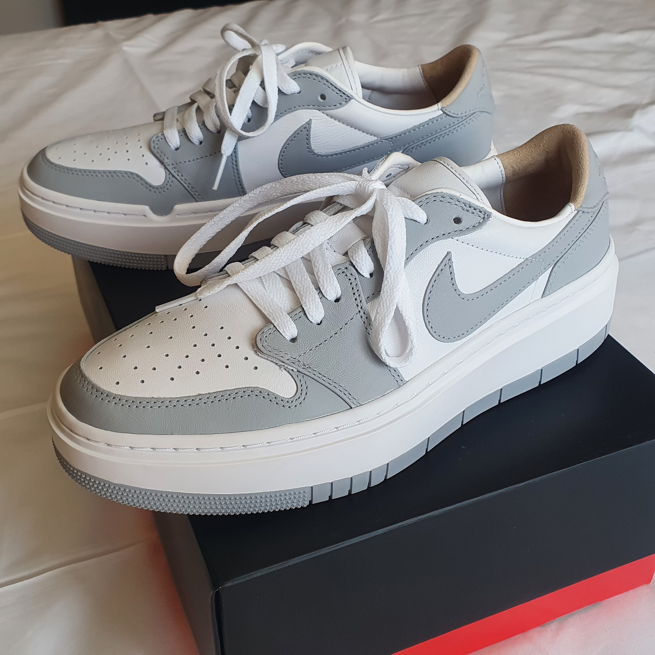 (W) Jordan 1 Elevate Low White and Wolf Grey 착용 스타일