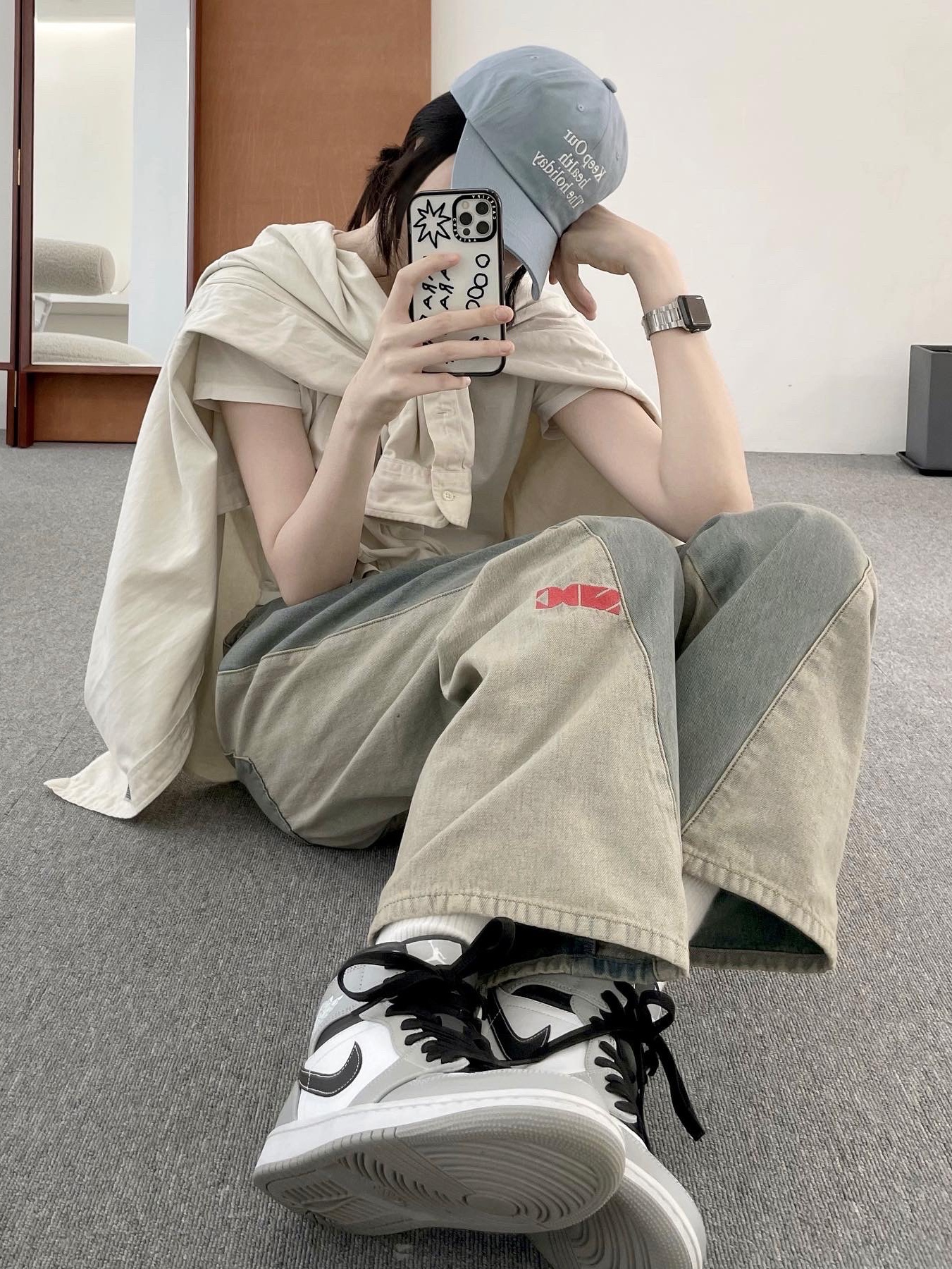 Jordan 1 Mid Light Smoke Grey Anthracite 착용 스타일 - 1