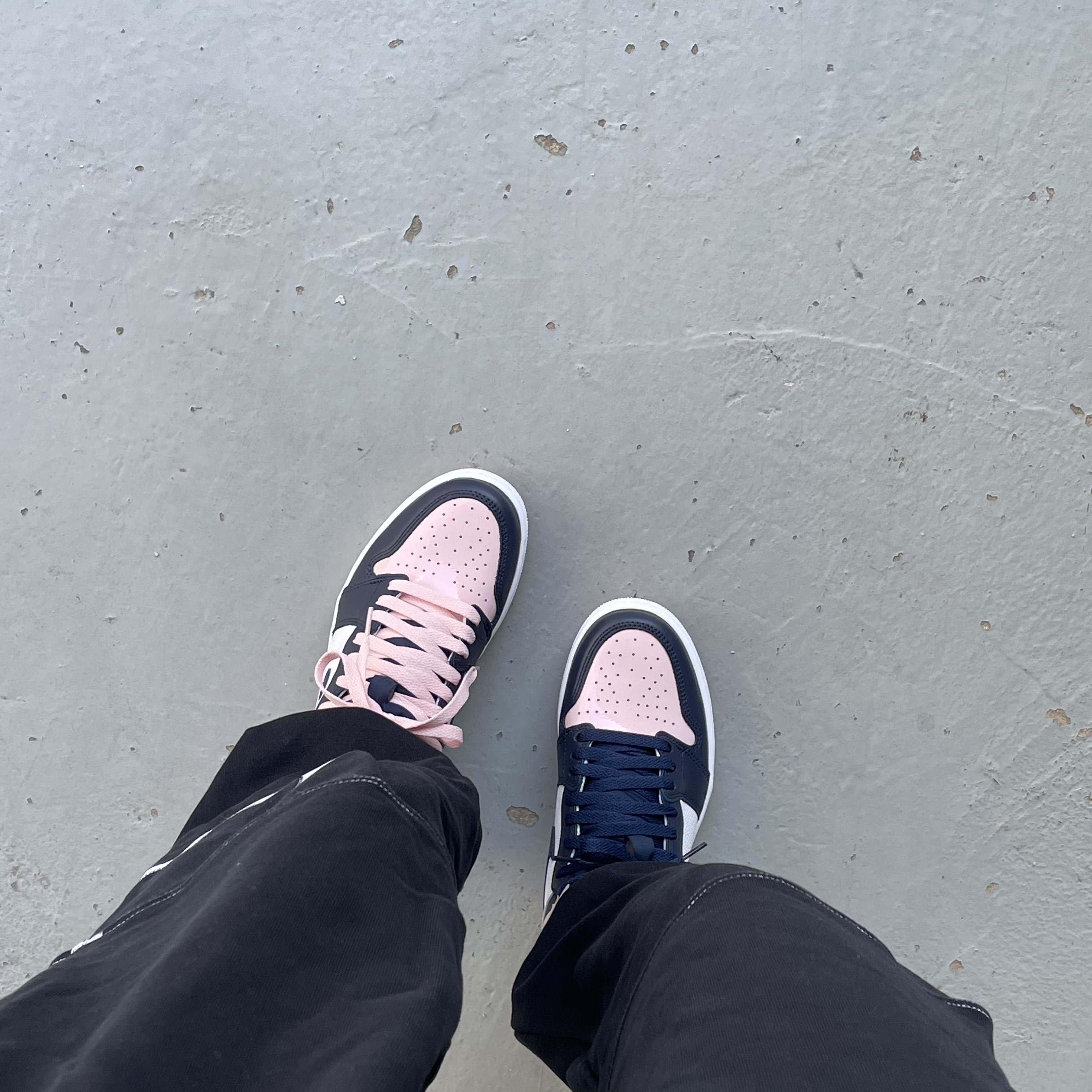 (W) Jordan 1 Retro High OG Atmosphere 착용 스타일 - 1