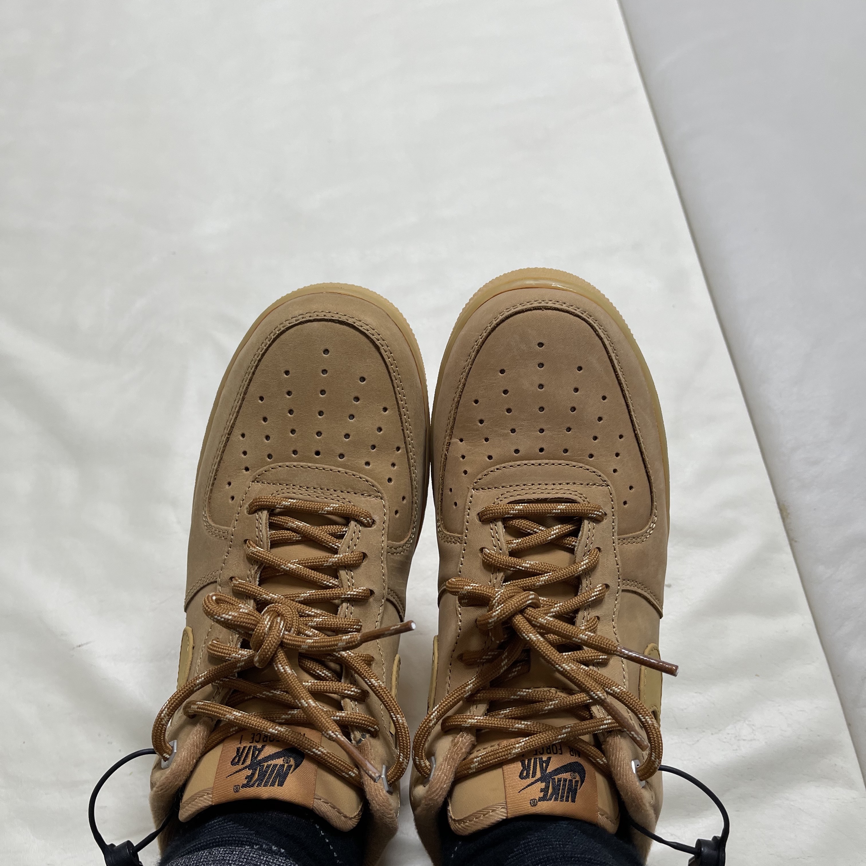 Nike Air Force 1 '07 WB Flax 착용 스타일