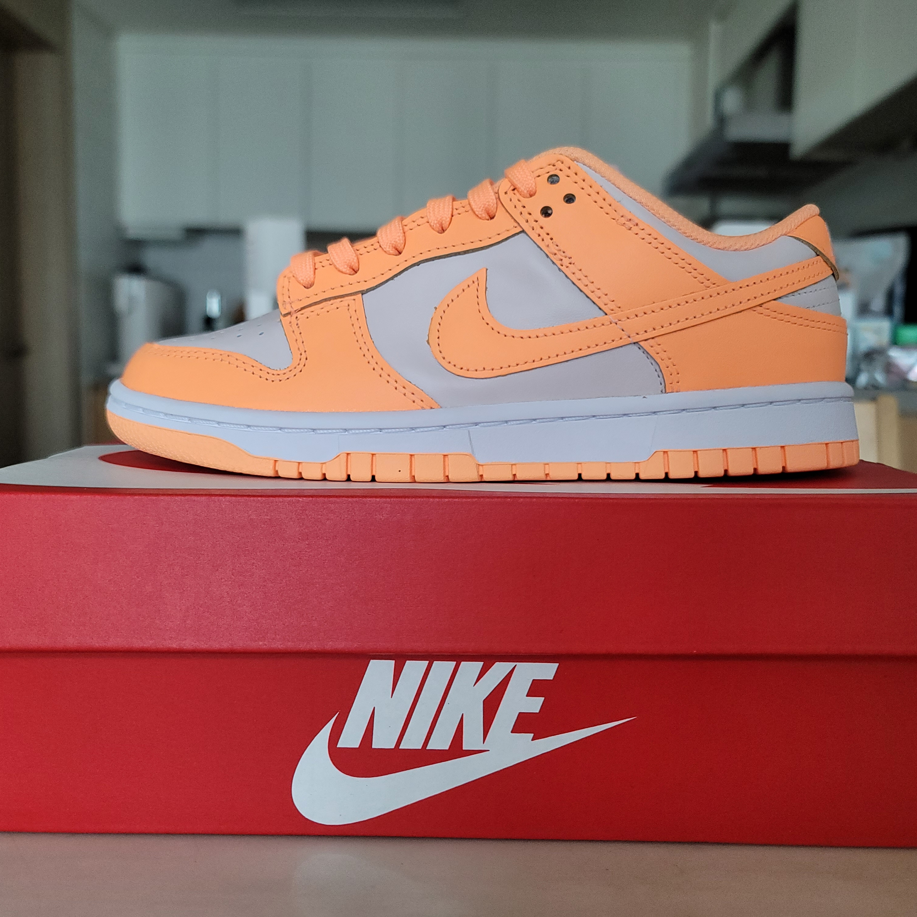 (W) Nike Dunk Low Peach Cream 착용 스타일 - 1
