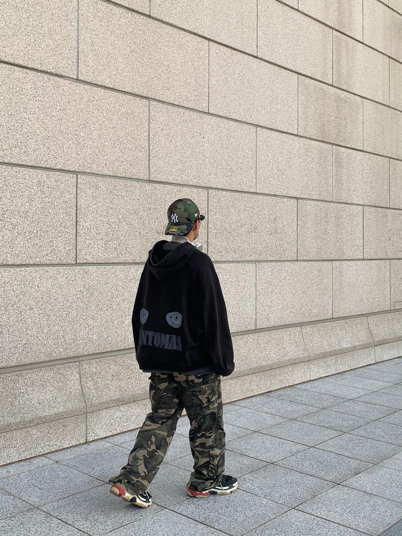 Balenciaga Triple S Sneakers Black Red 2022, Apple AirPods Max Lightning Silver (Korean Ver.) 착용 스타일 - 2