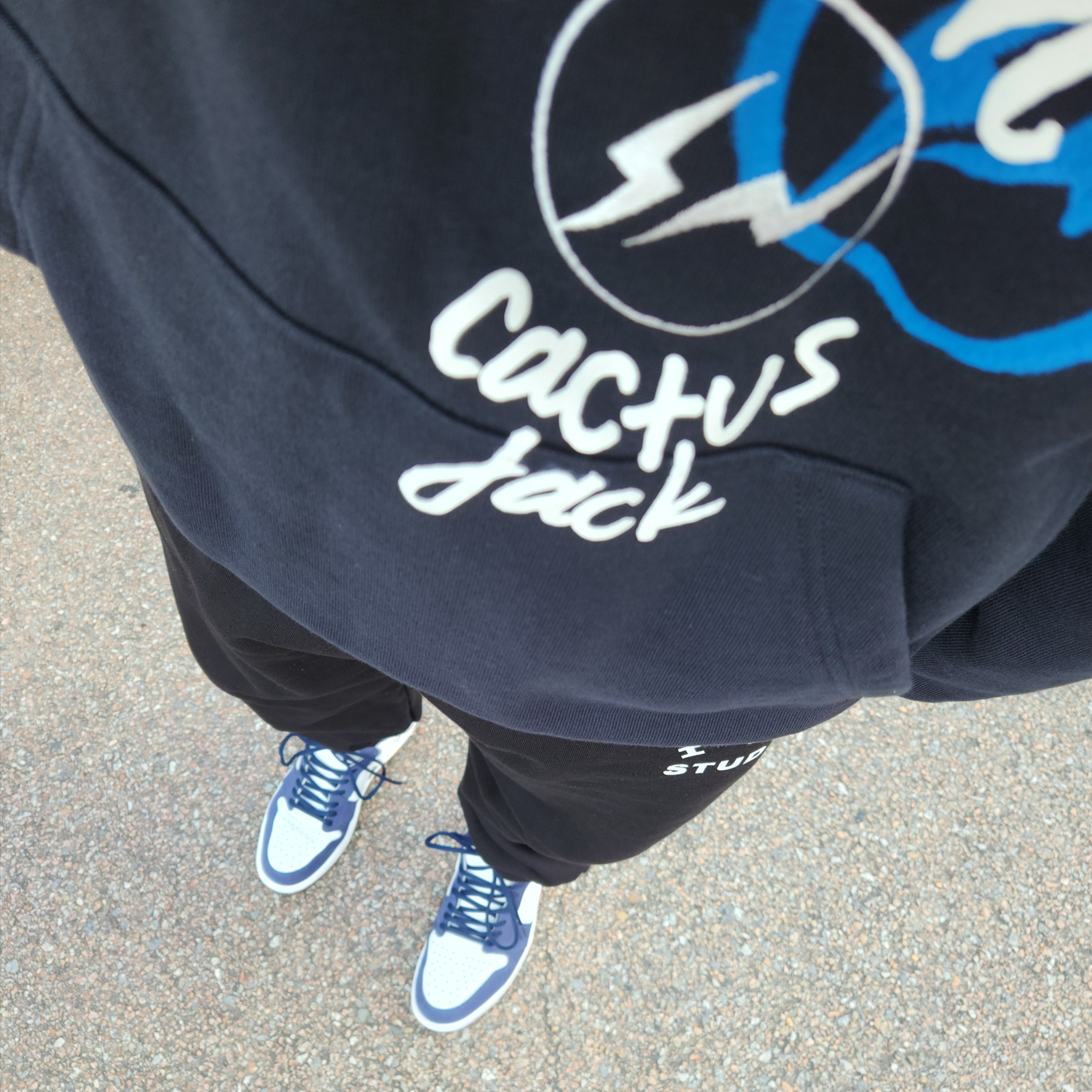 Jordan 1 Retro High OG CO.JP Midnight Navy, IAB Studio Sweatpants Black White - 22SS 착용 스타일