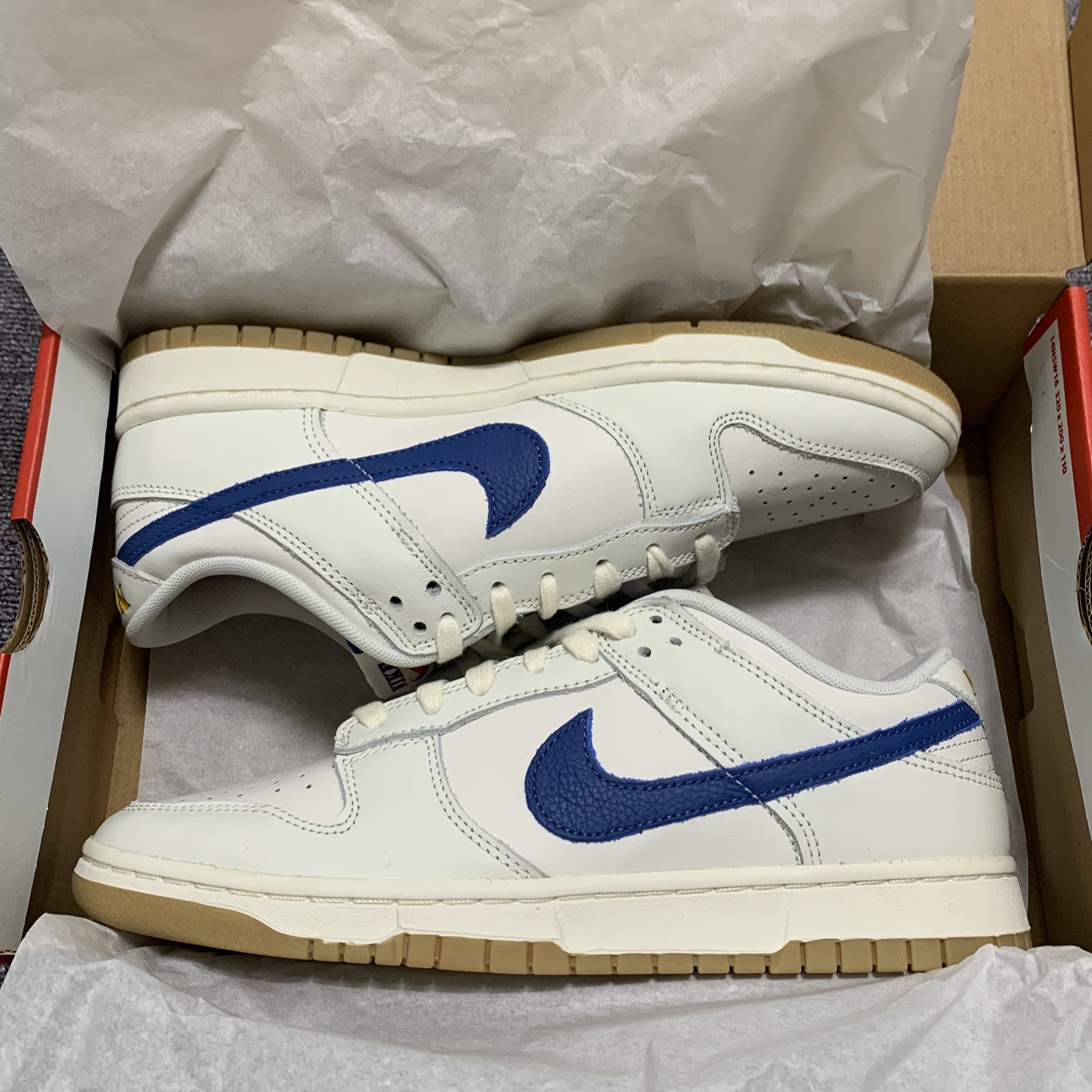 Nike Dunk Low SE Sail Dark Marina Blue 착용 스타일 - 5