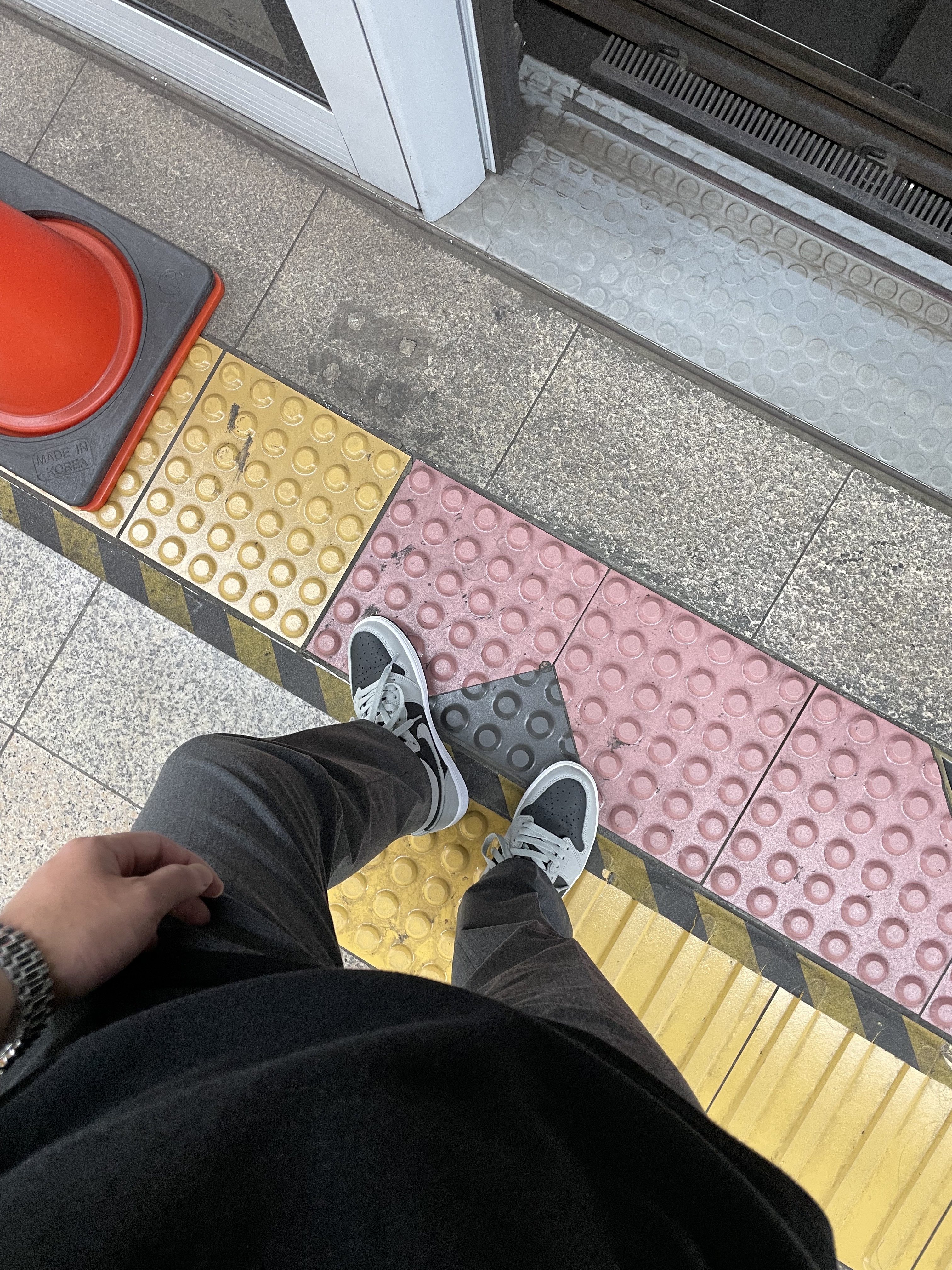 Jordan 1 Retro High OG Shadow 2.0 착용 스타일 - 1