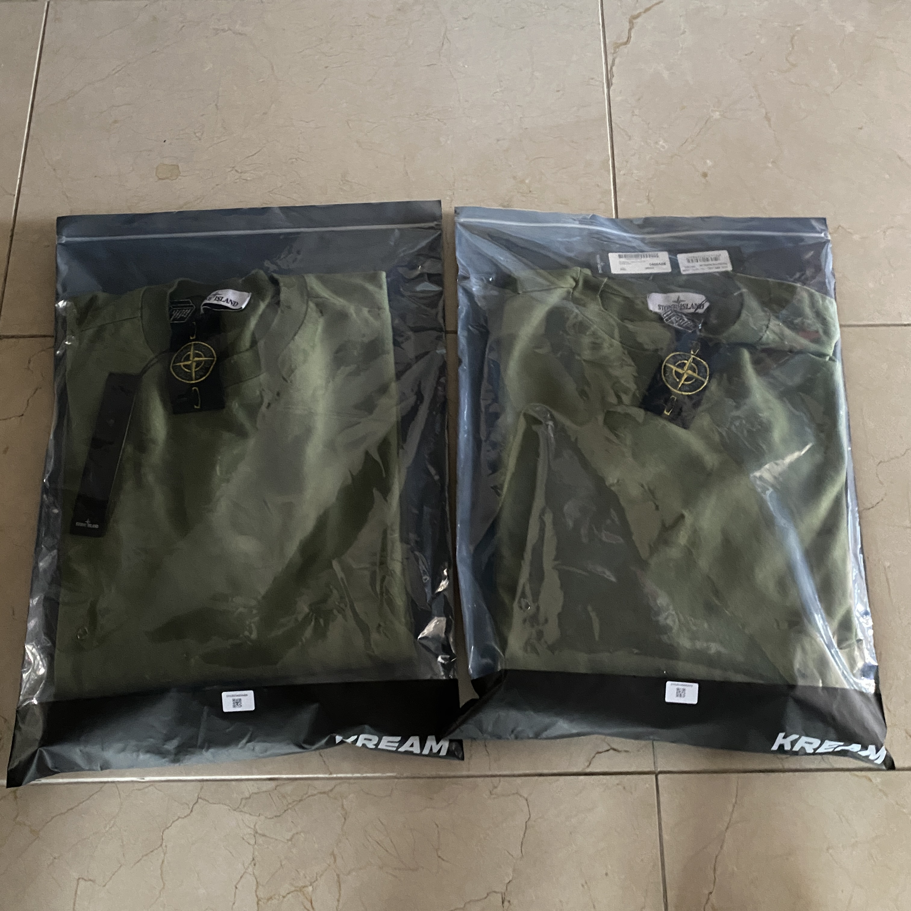Stone Island 63750 Garment Dyed Heavy Cotton Long Sleeve T-Shirt Olive Green - 22SS 착용 스타일