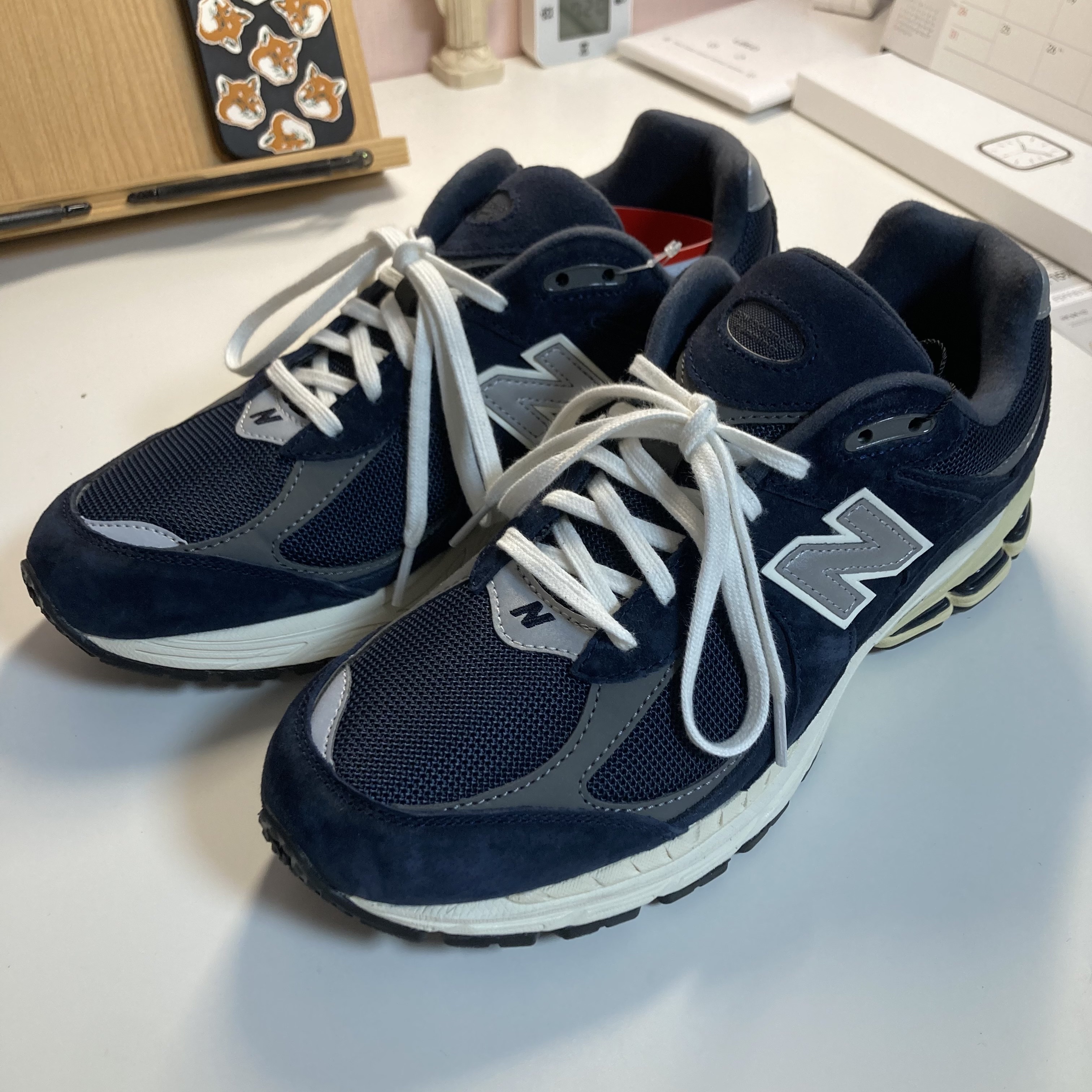 New Balance 2002R Eclipse Castlerock 착용 스타일 - 3